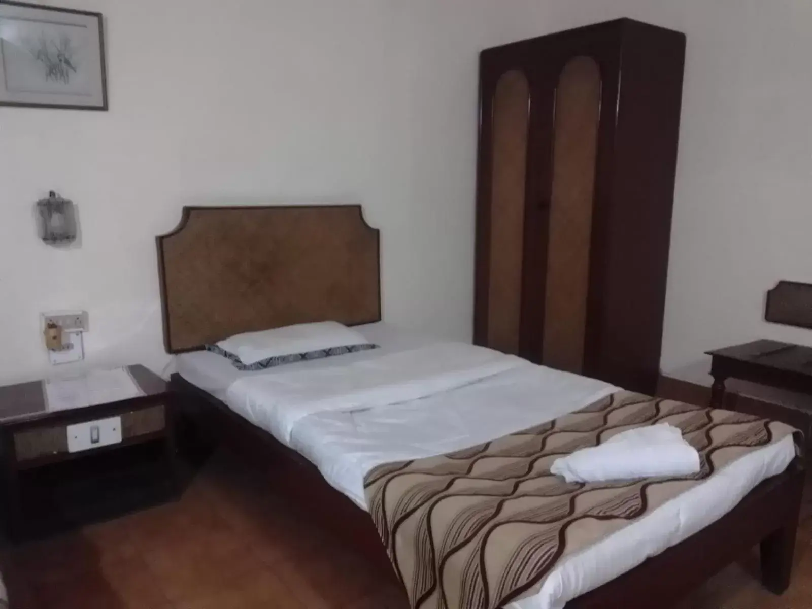 Economy Single Room - single occupancy in Hotel Indsurya Economy Single Room - single occupancy in Hotel Indsurya