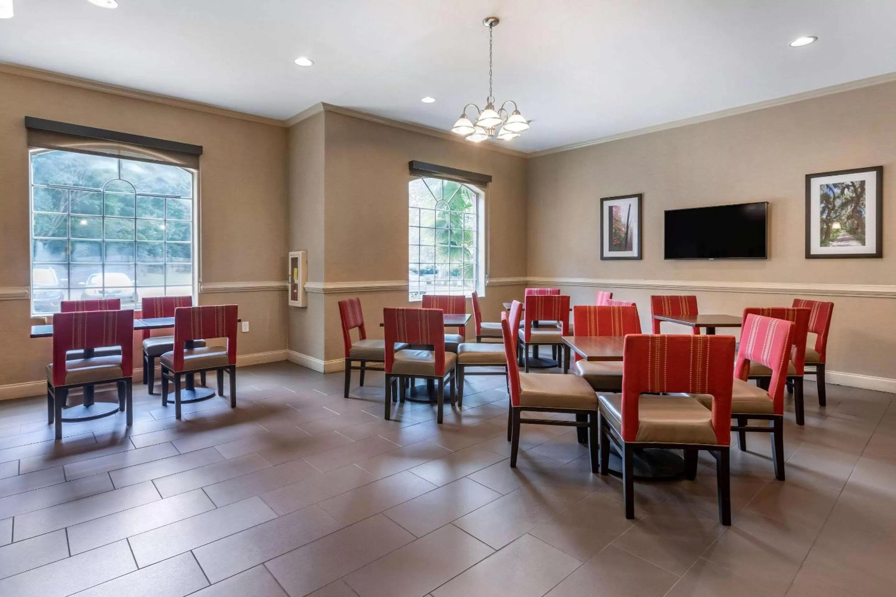Restaurant/places to eat in Comfort Inn & Suites Villa Rica