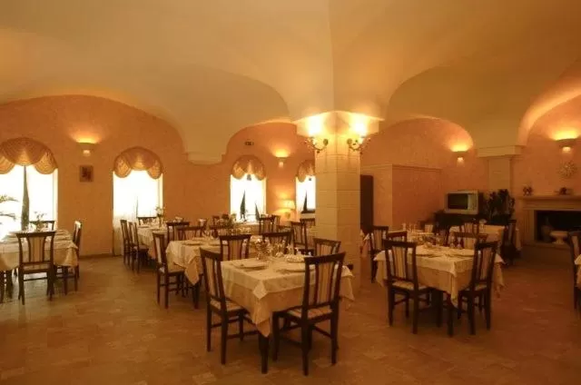 Restaurant/Places to Eat in Grikò Country Hotel