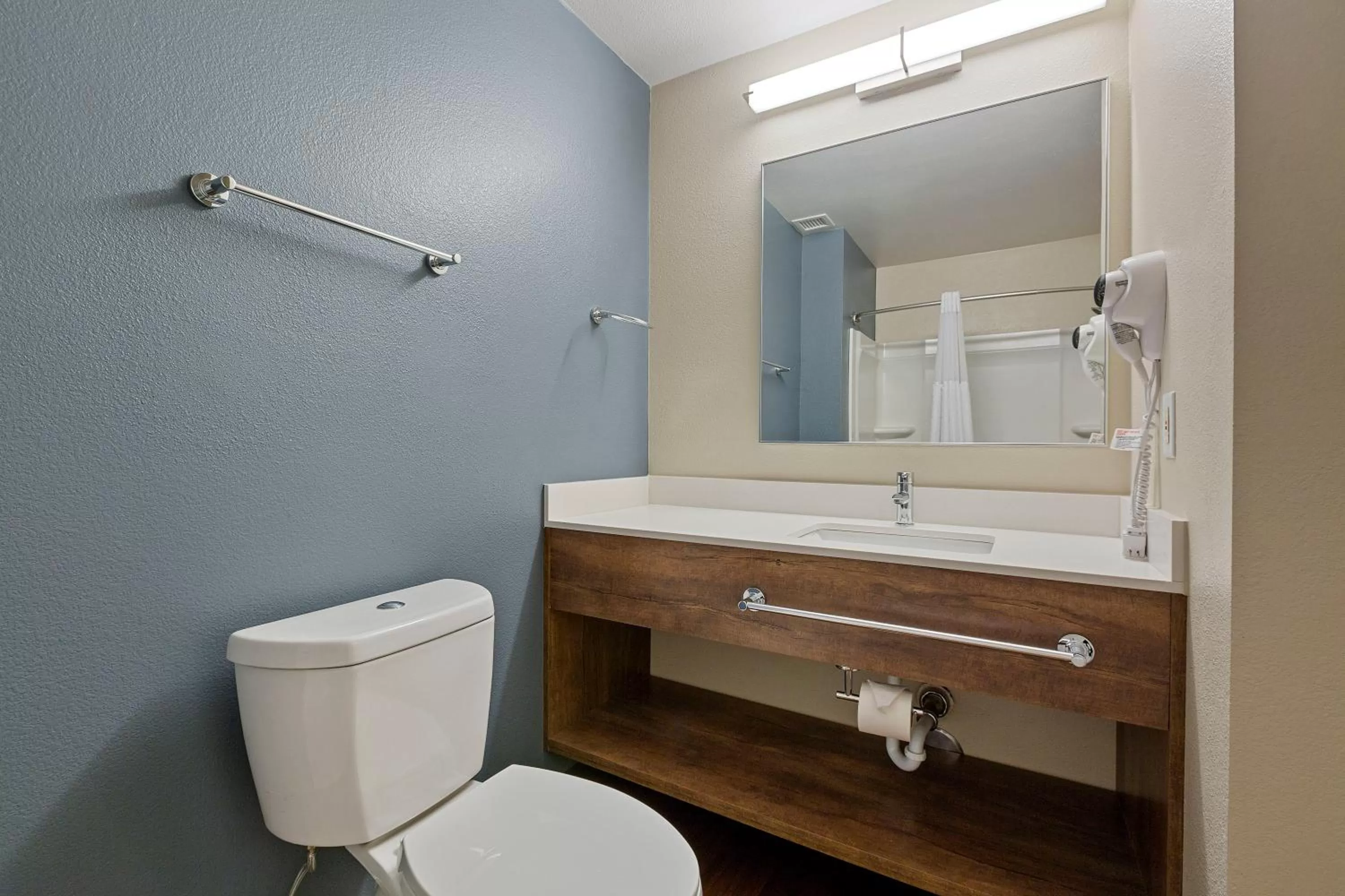 Bathroom in Extended Stay America Suites - San Jose - Milpitas - McCarthy Ranch