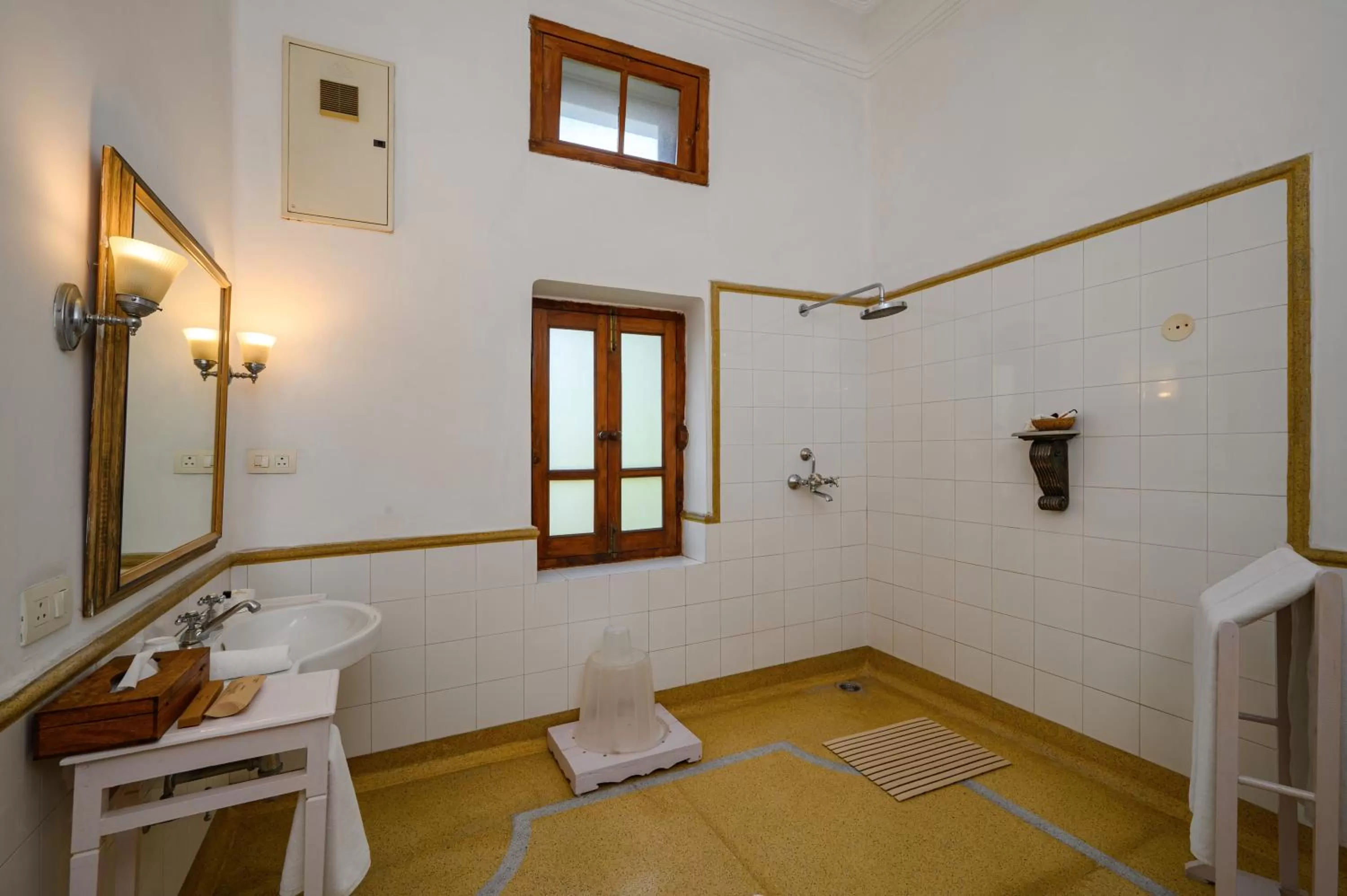 Shower in Neemrana's - Baradari Palace