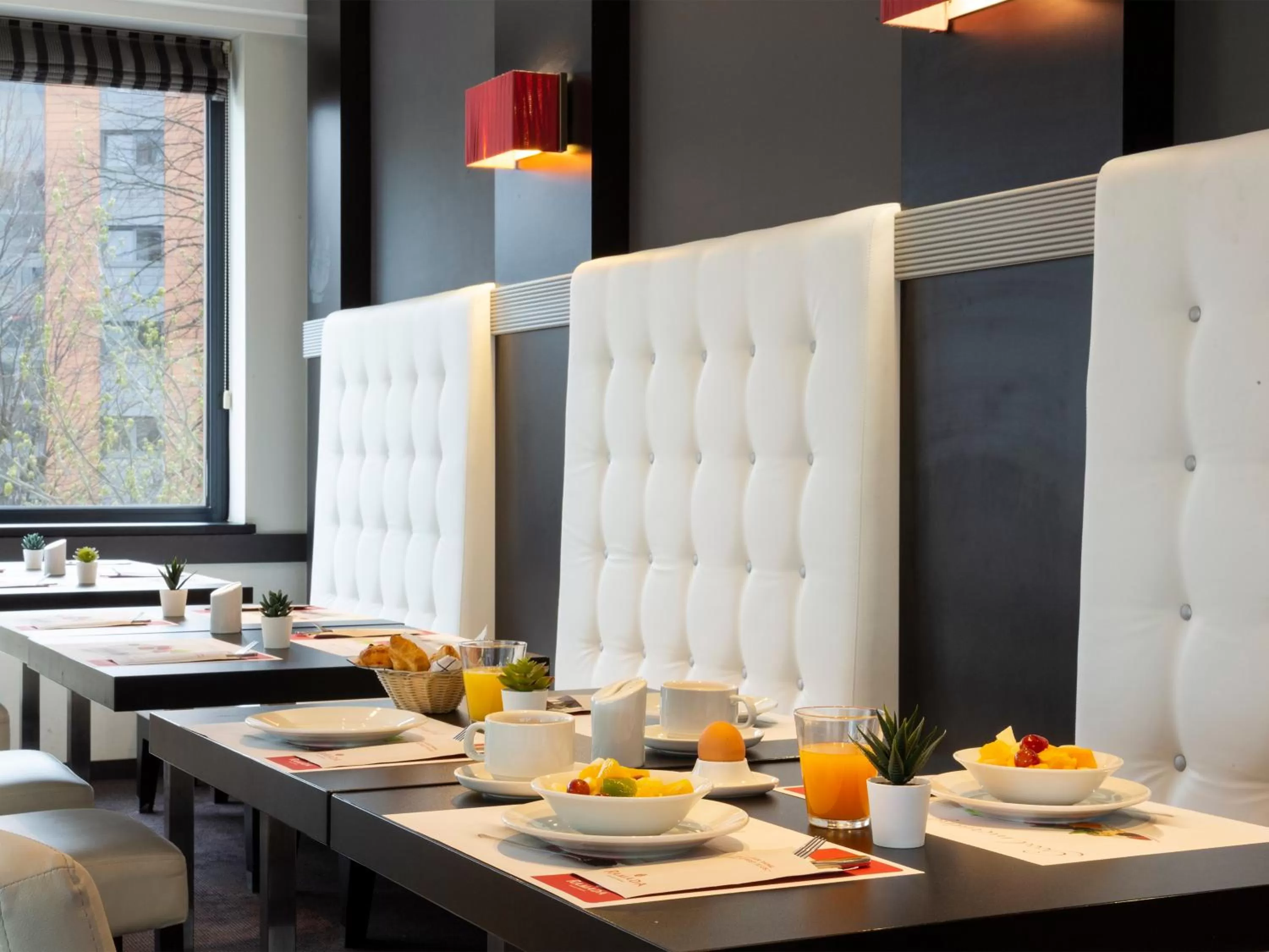 Breakfast, Restaurant/Places to Eat in Hotel Ramada Brussels Woluwe