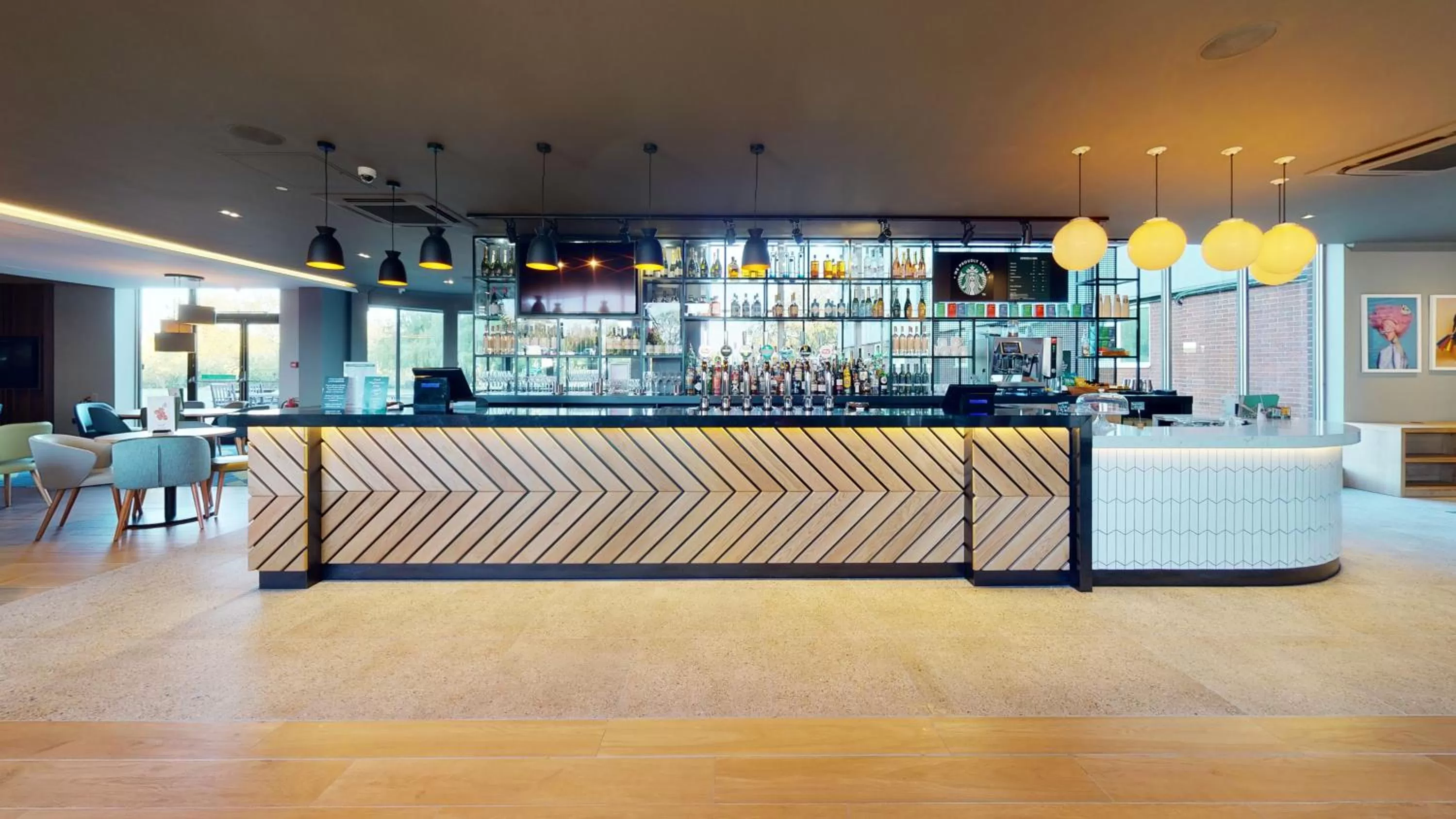 Lounge or bar in Holiday Inn Basildon by IHG