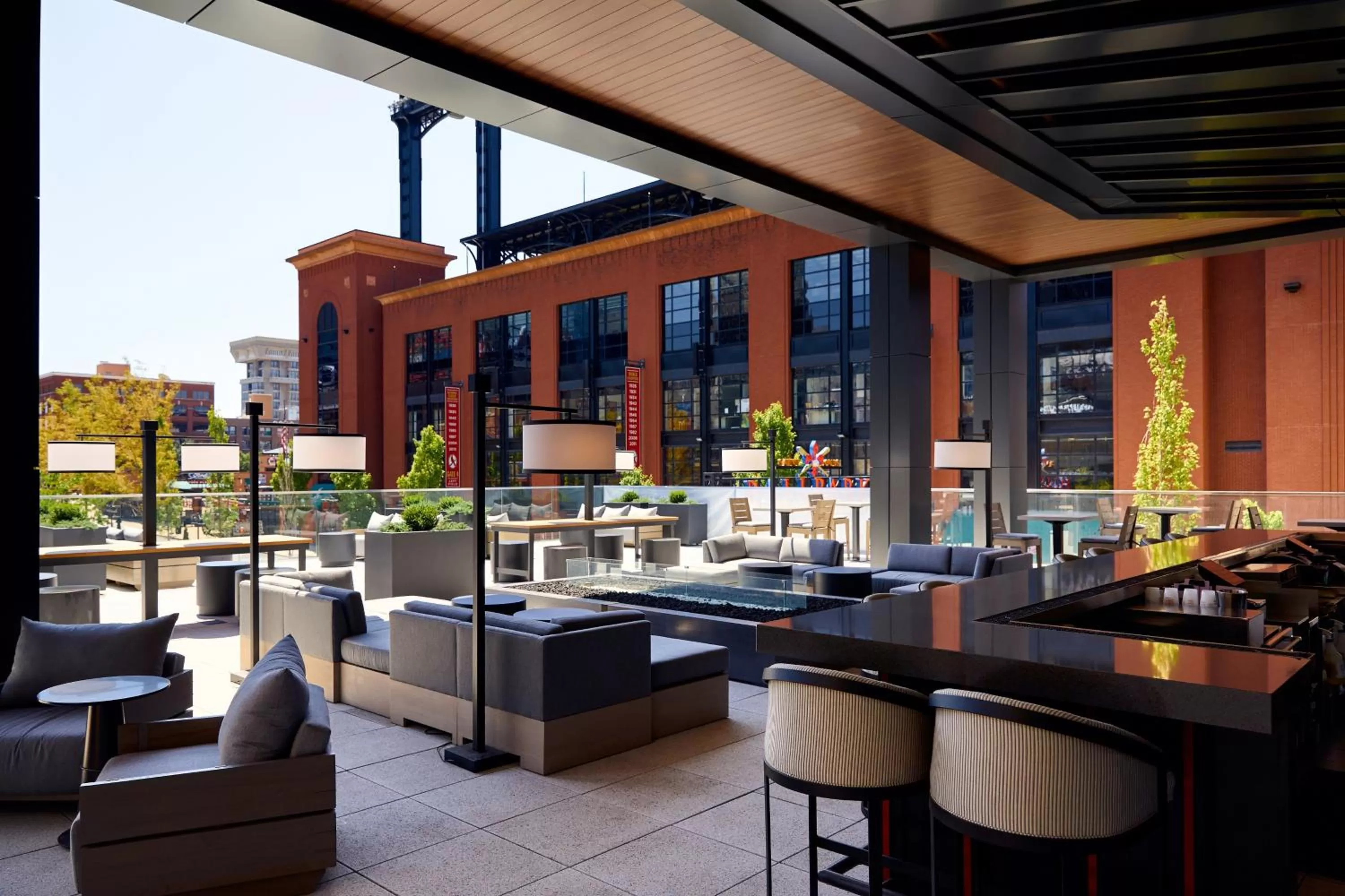 Restaurant/places to eat in Live! by Loews - St. Louis