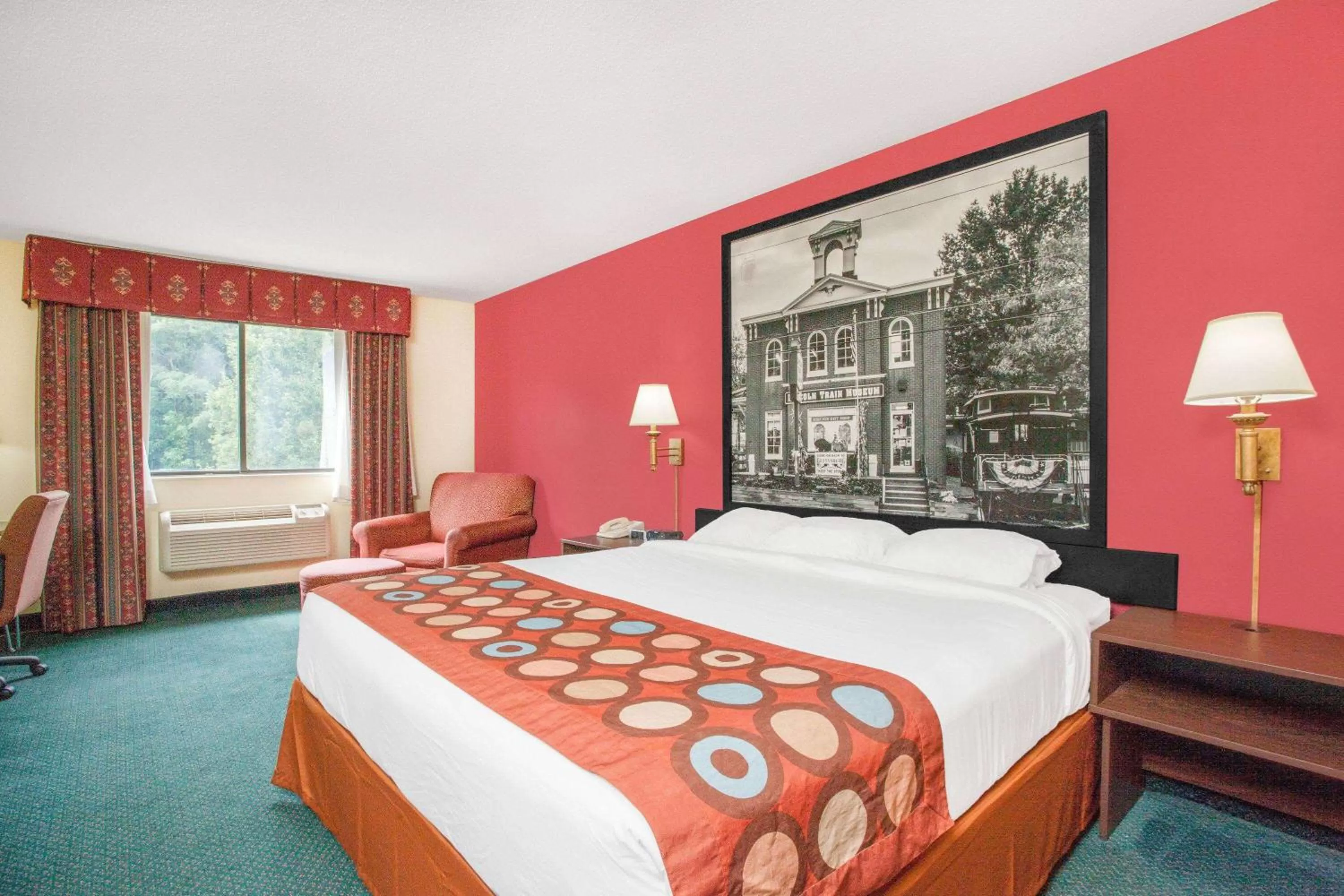Photo of the whole room, Bed in Super 8 by Wyndham Gettysburg