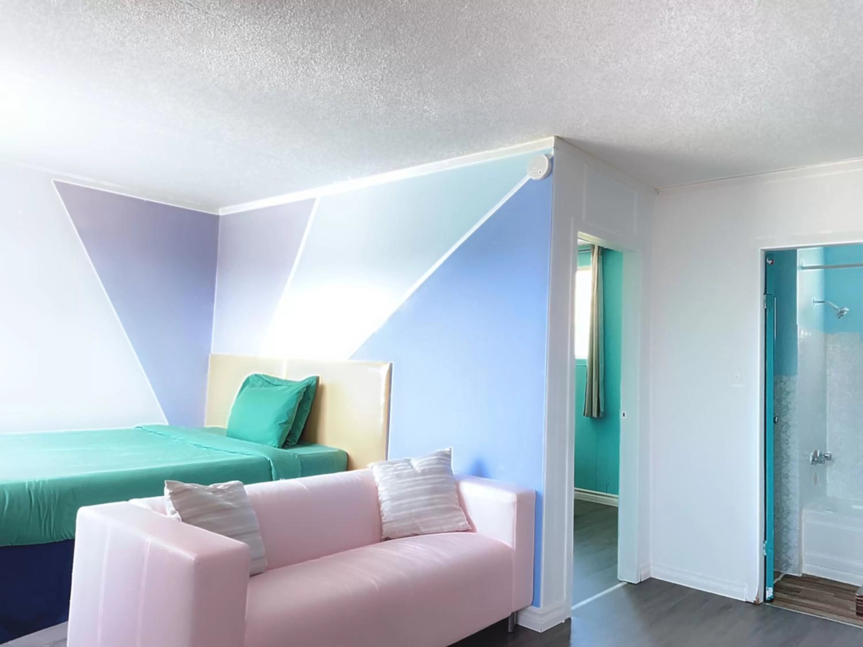 Bed in Stop 21 Motel