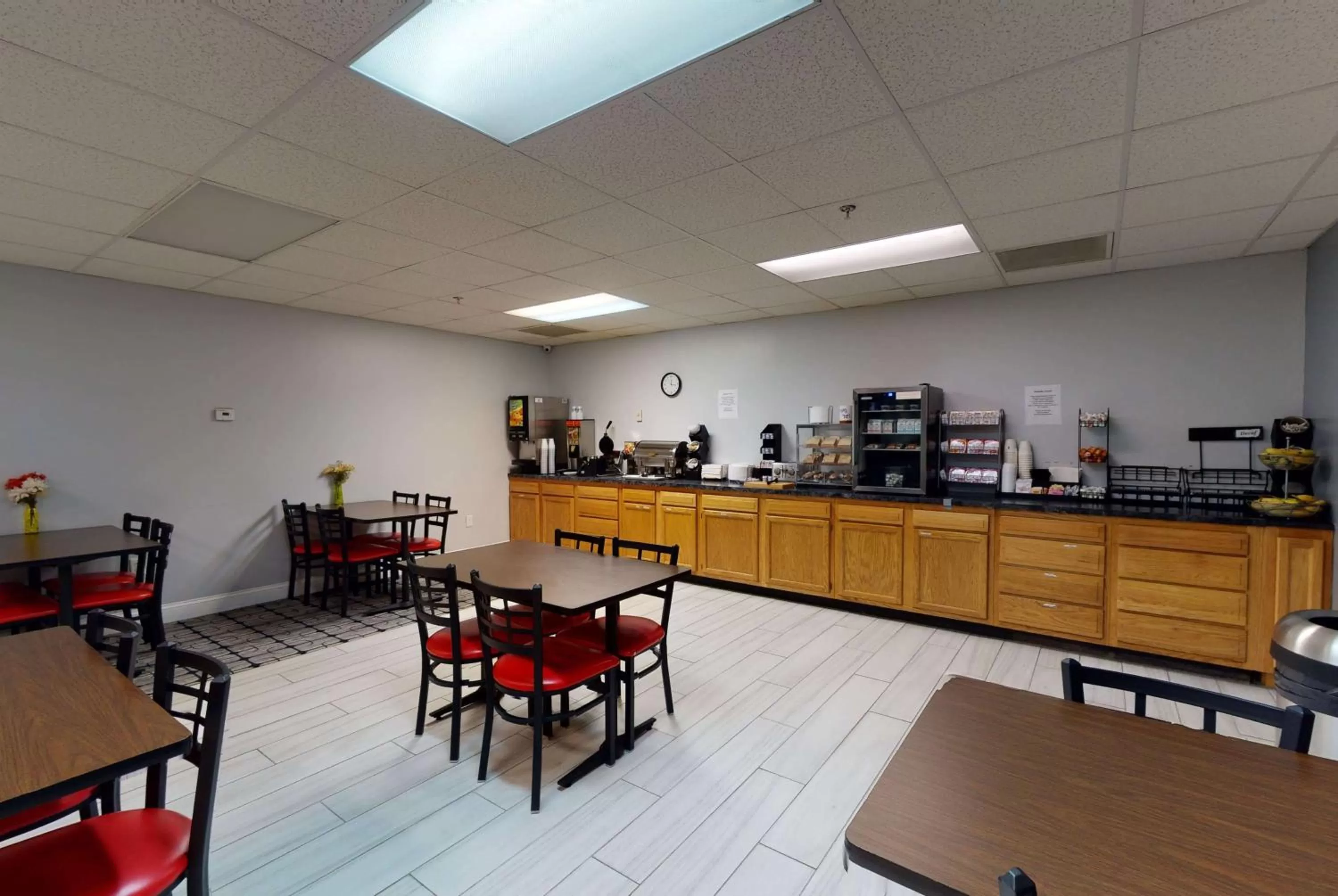 Breakfast in Ramada by Wyndham Strasburg - Shenandoah Valley