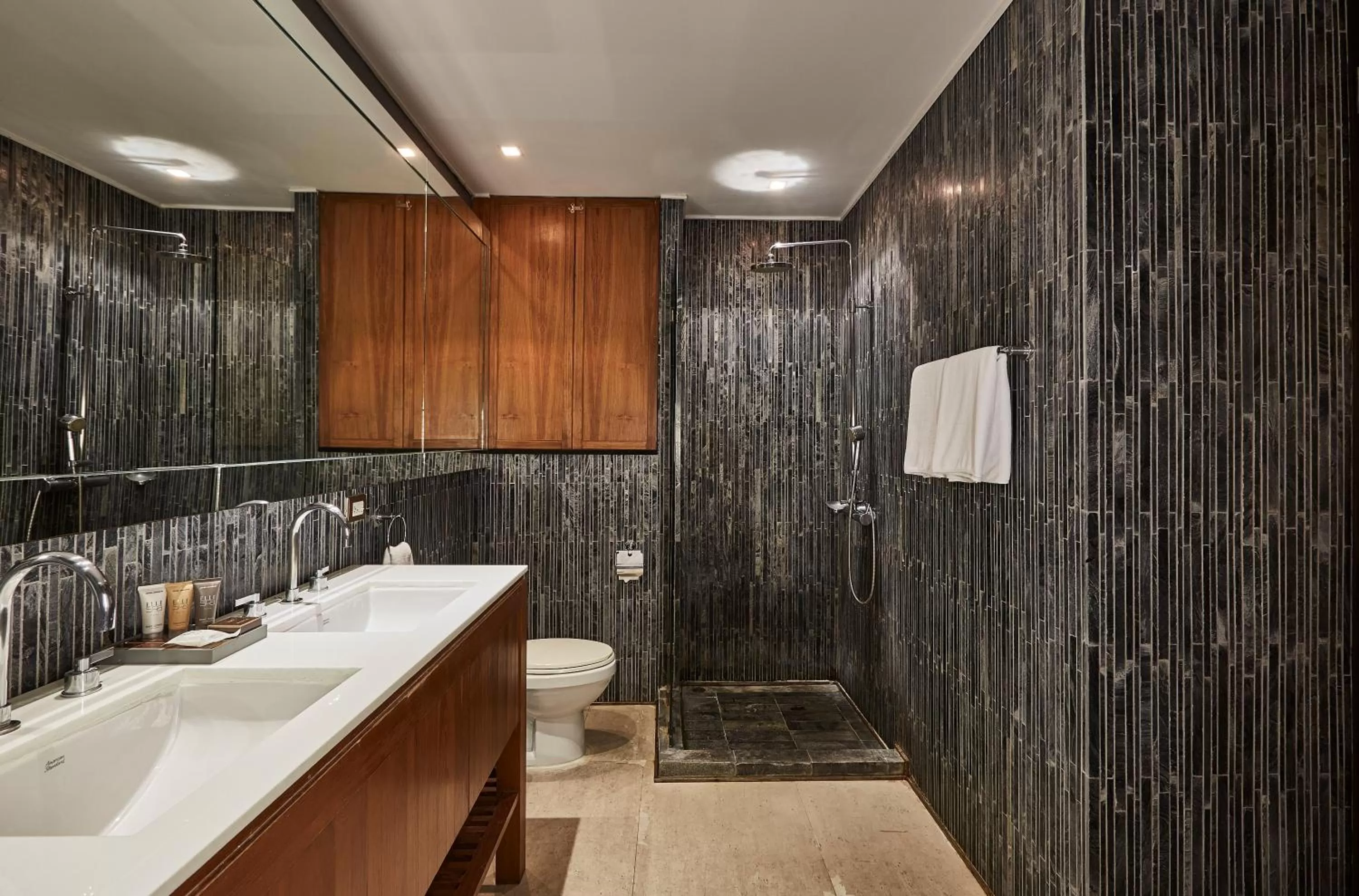 Shower in LUXX Langsuan Hotel - SHA Plus