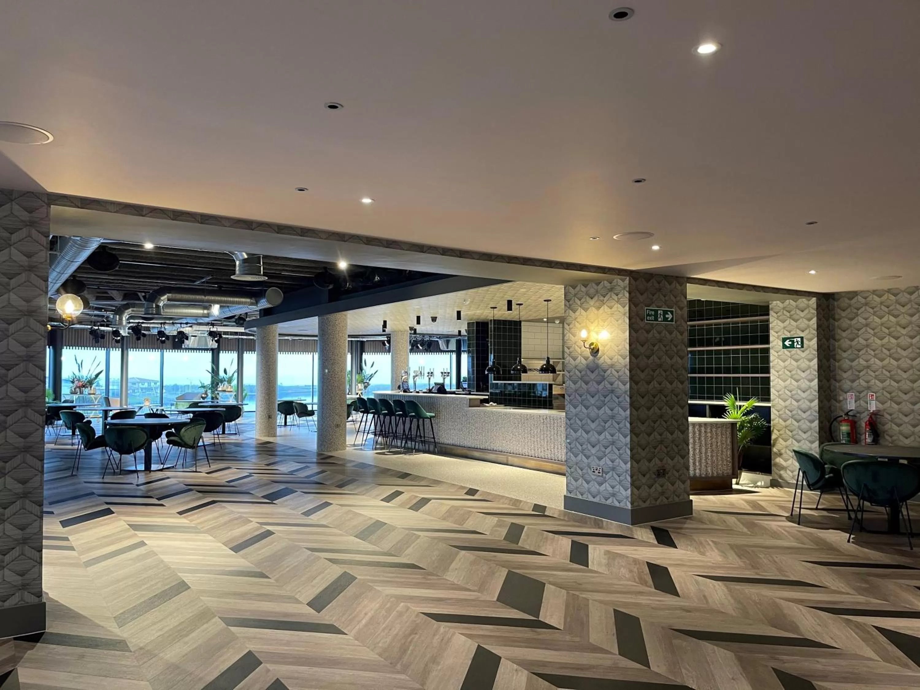 Restaurant/places to eat in Waterfront Southport Hotel