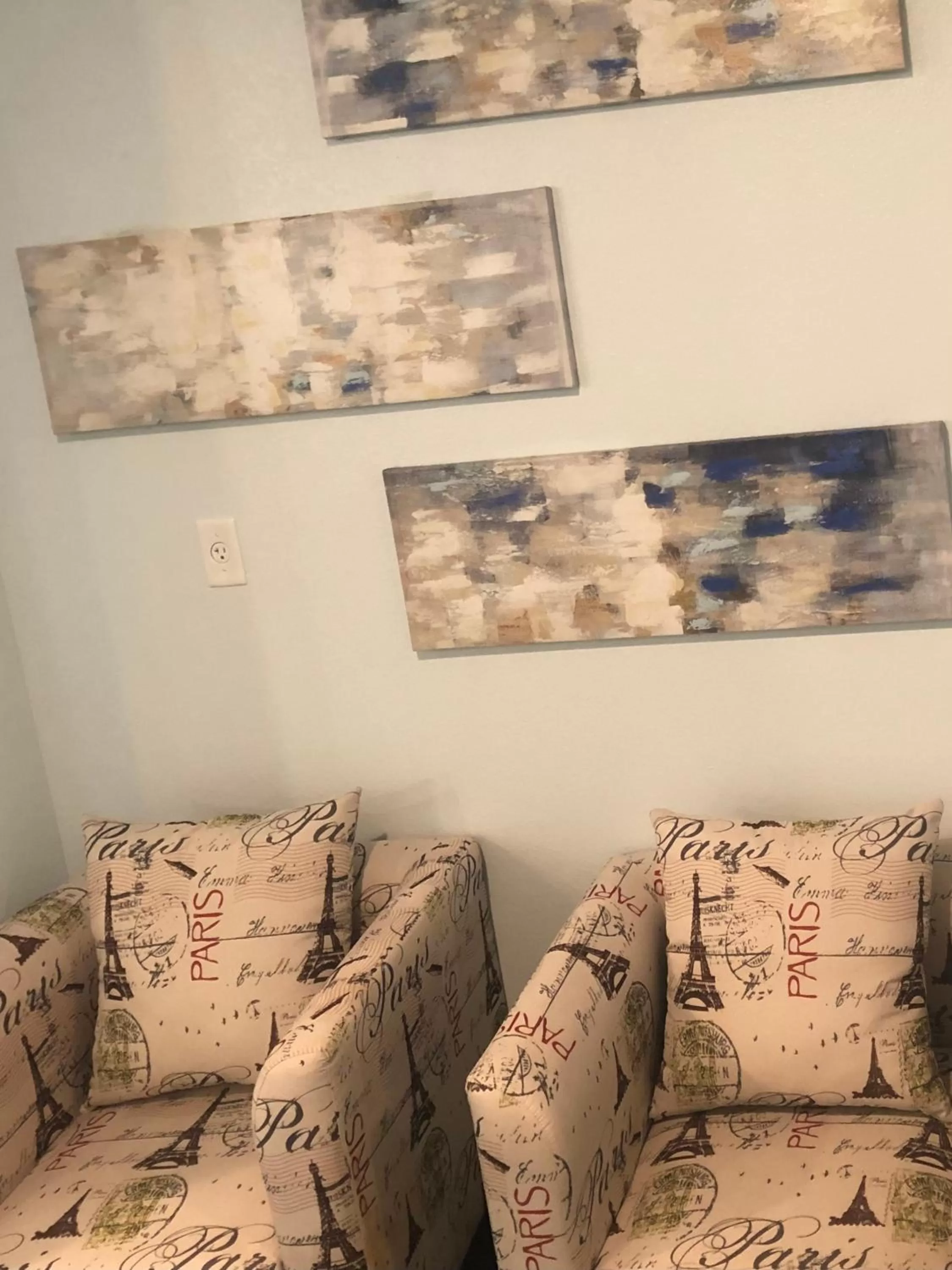 Seating area in Athens Central Hotel