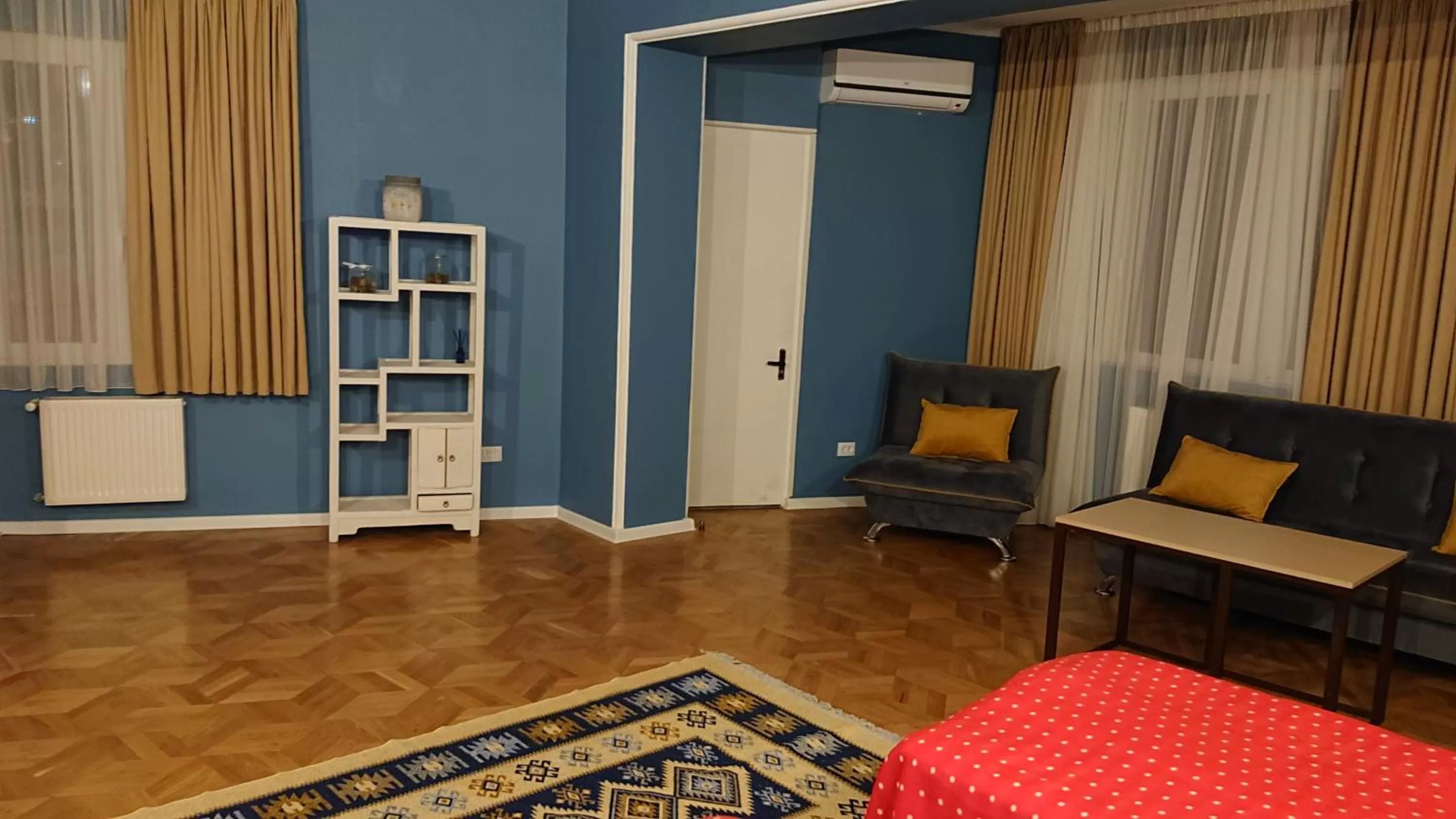 Seating area in Gvino Minda