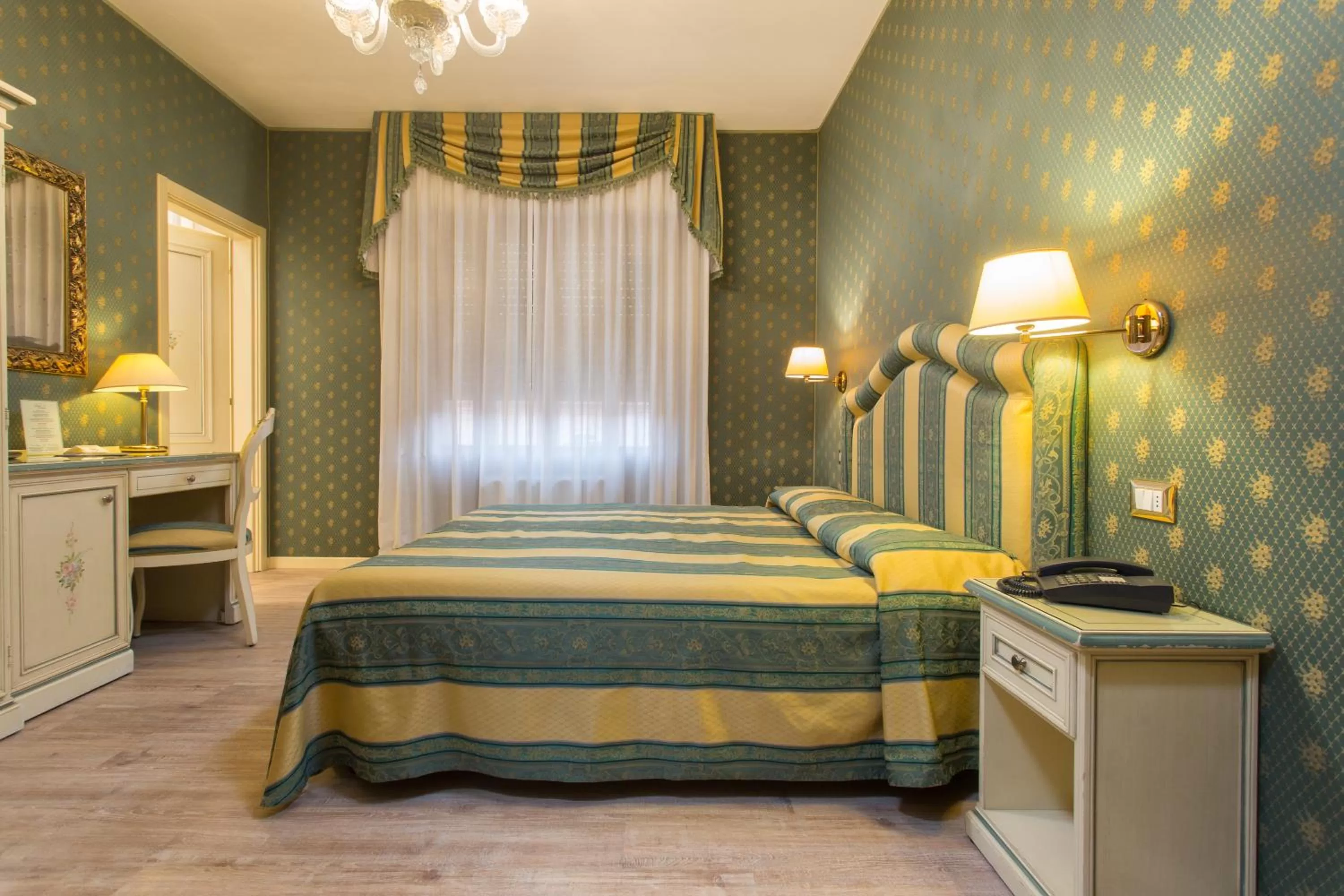 Photo of the whole room, Bed in Hotel Conterie