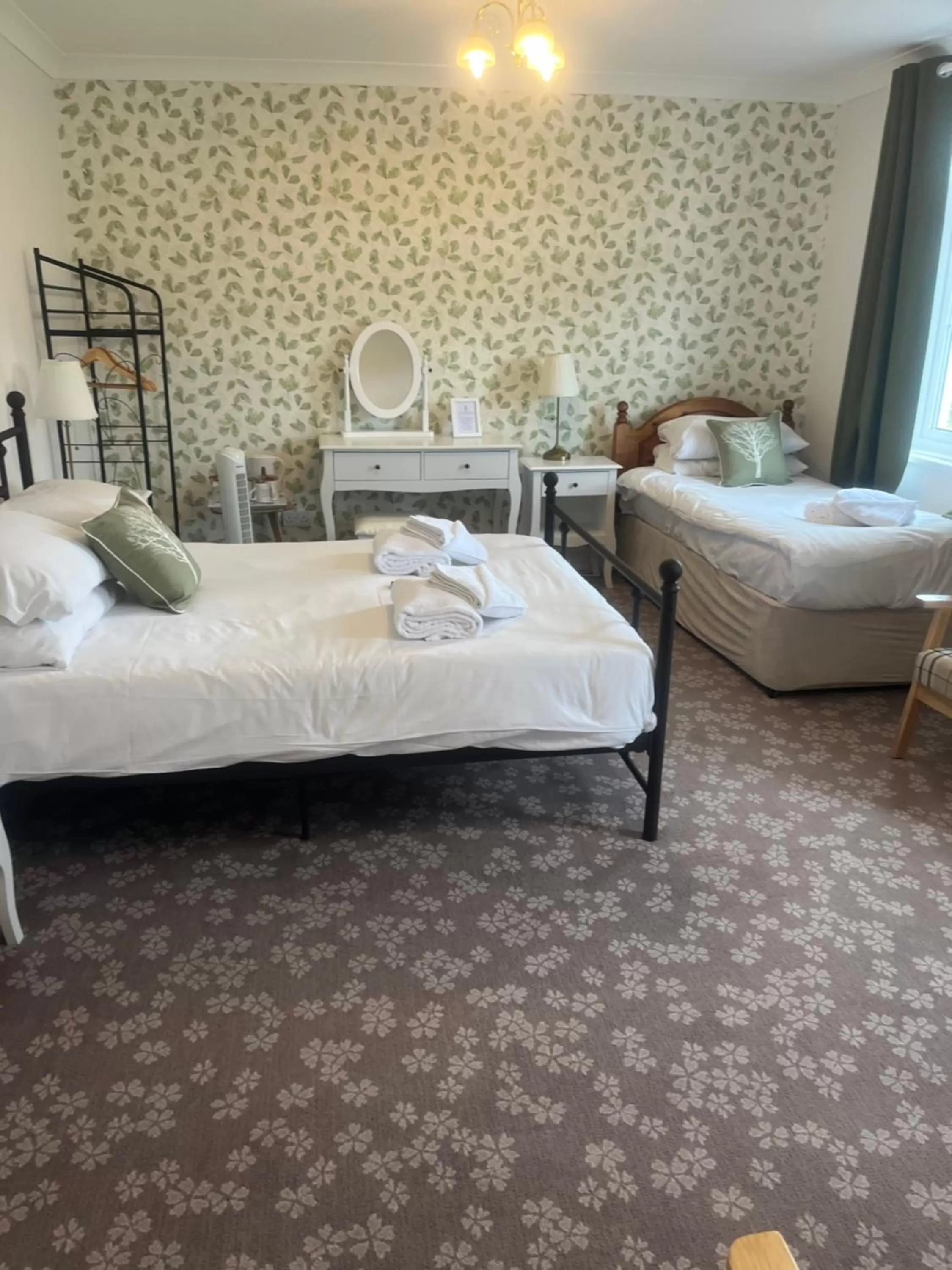 Restaurant/places to eat, Bed in Penny Farthing Hotel & Cottages