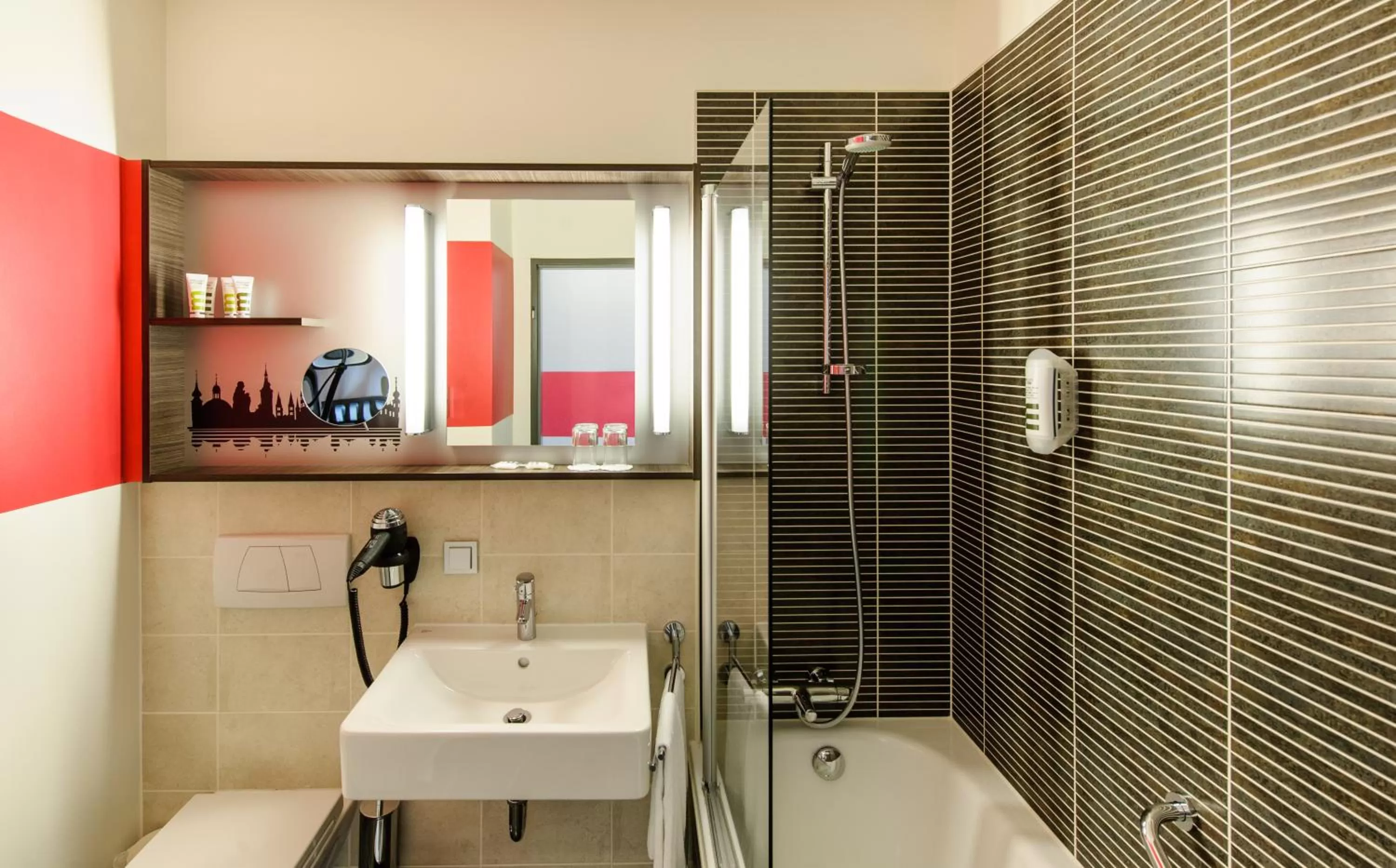 Bathroom in Mercure Hotel Würzburg am Mainufer