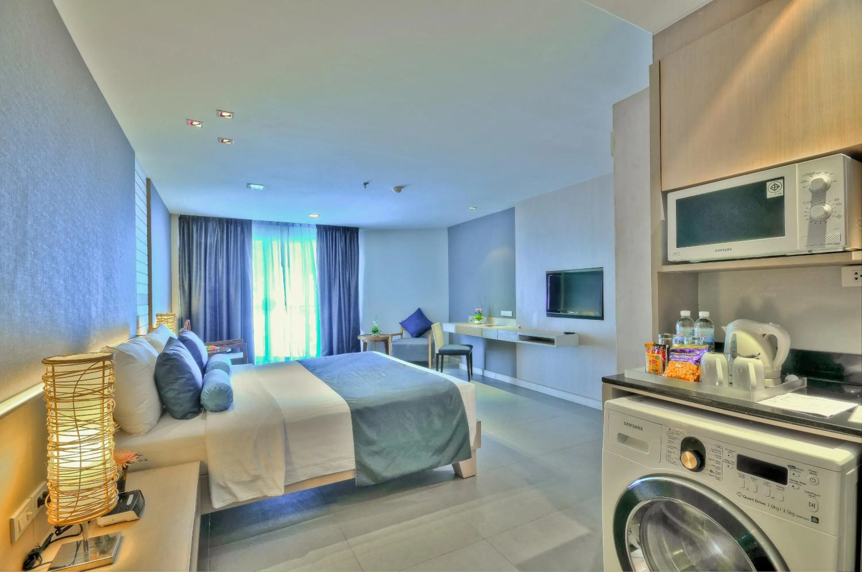 Deluxe King Room in ASHLEE Heights Patong Hotel & Suites