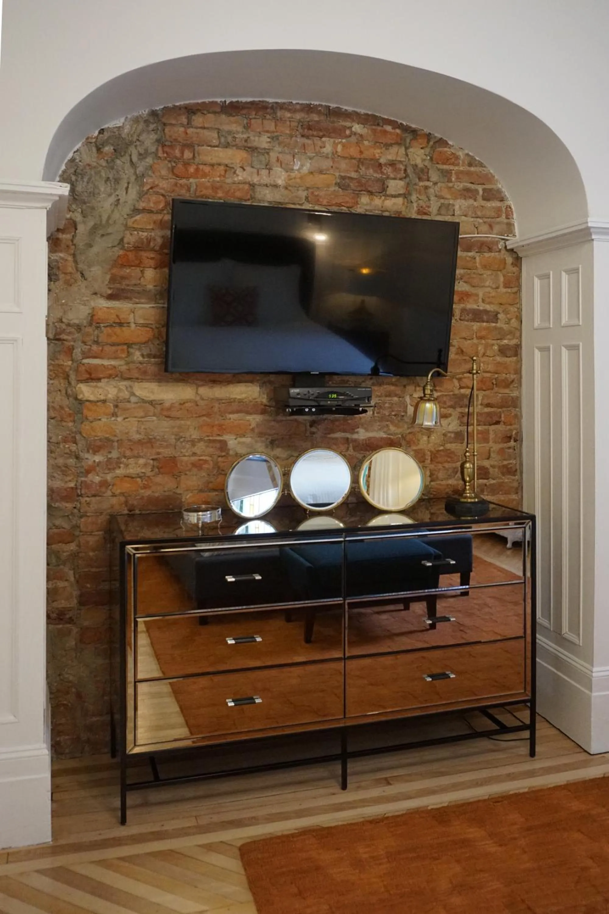 TV and multimedia in Hôtel Marie-Rollet