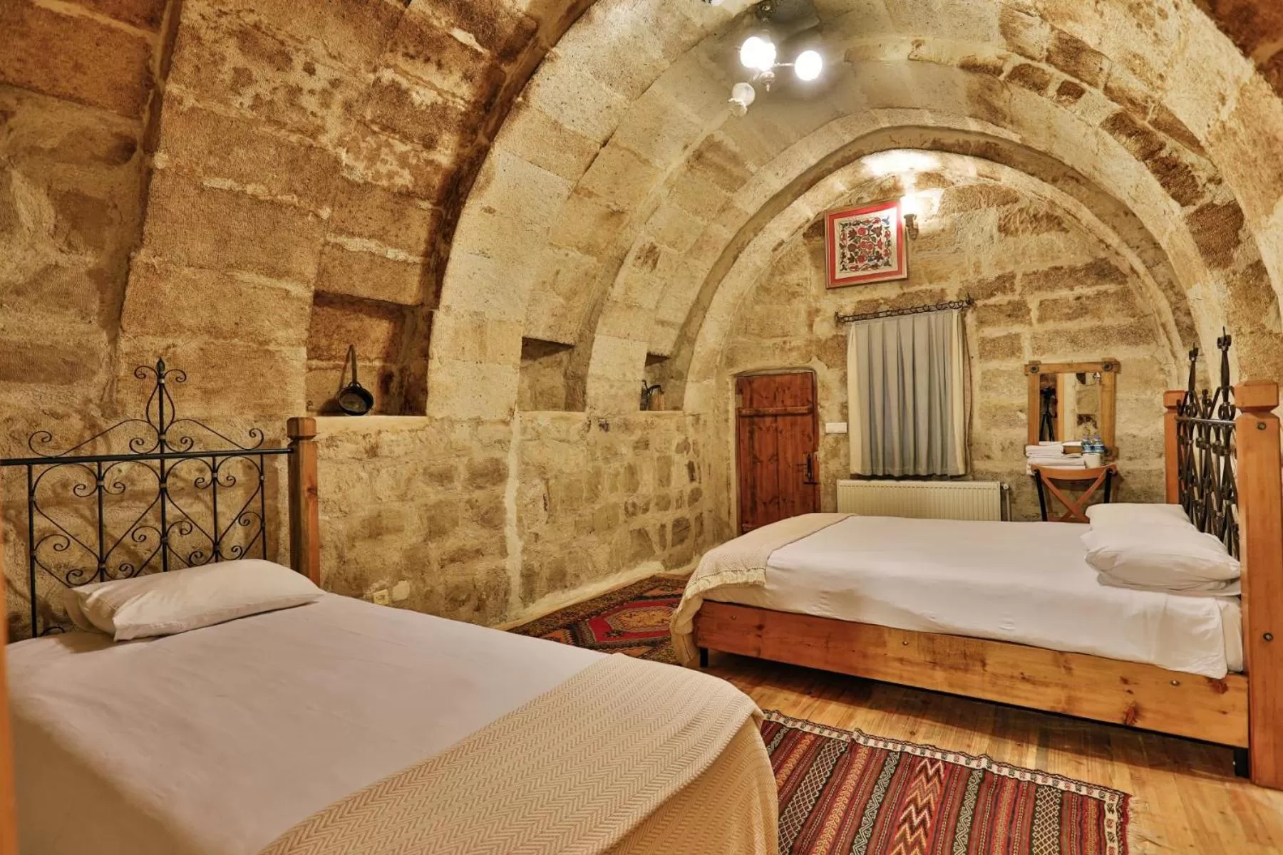 Photo of the whole room, Bed in Kookaburra Hotel