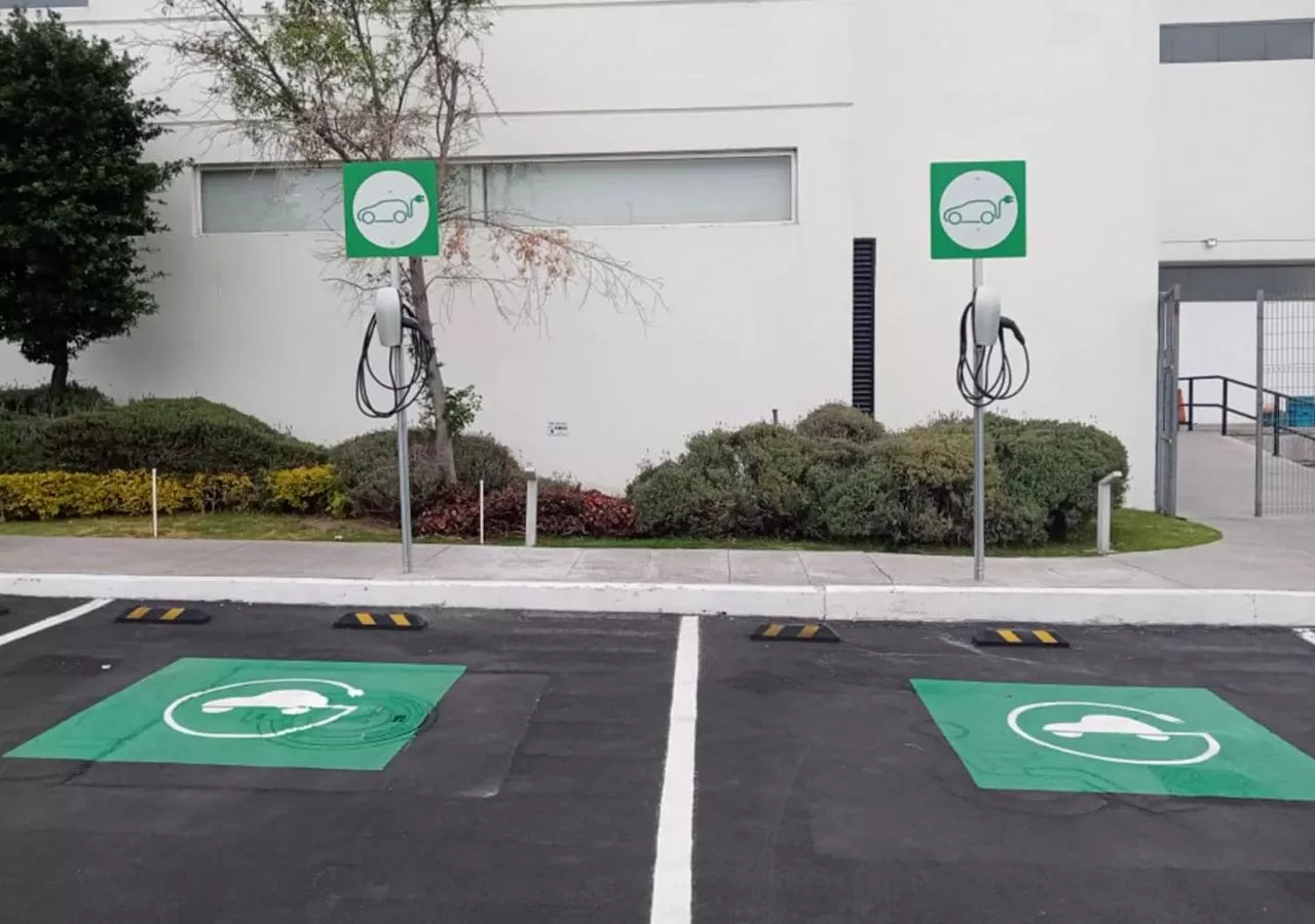 Parking in Ramada Encore by Wyndham San Luis Potosi