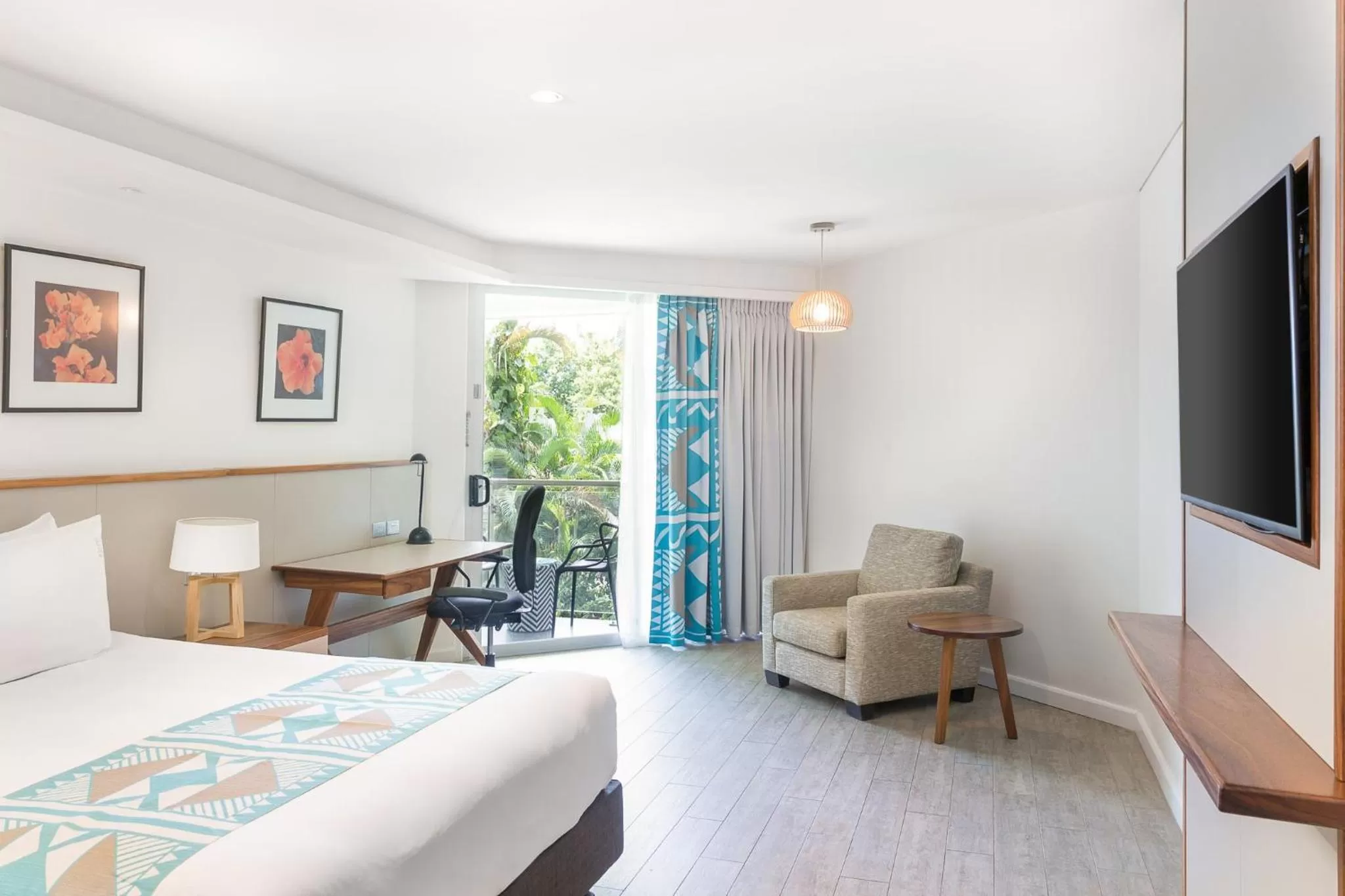 Photo of the whole room, Bed in Holiday Inn Suva by IHG