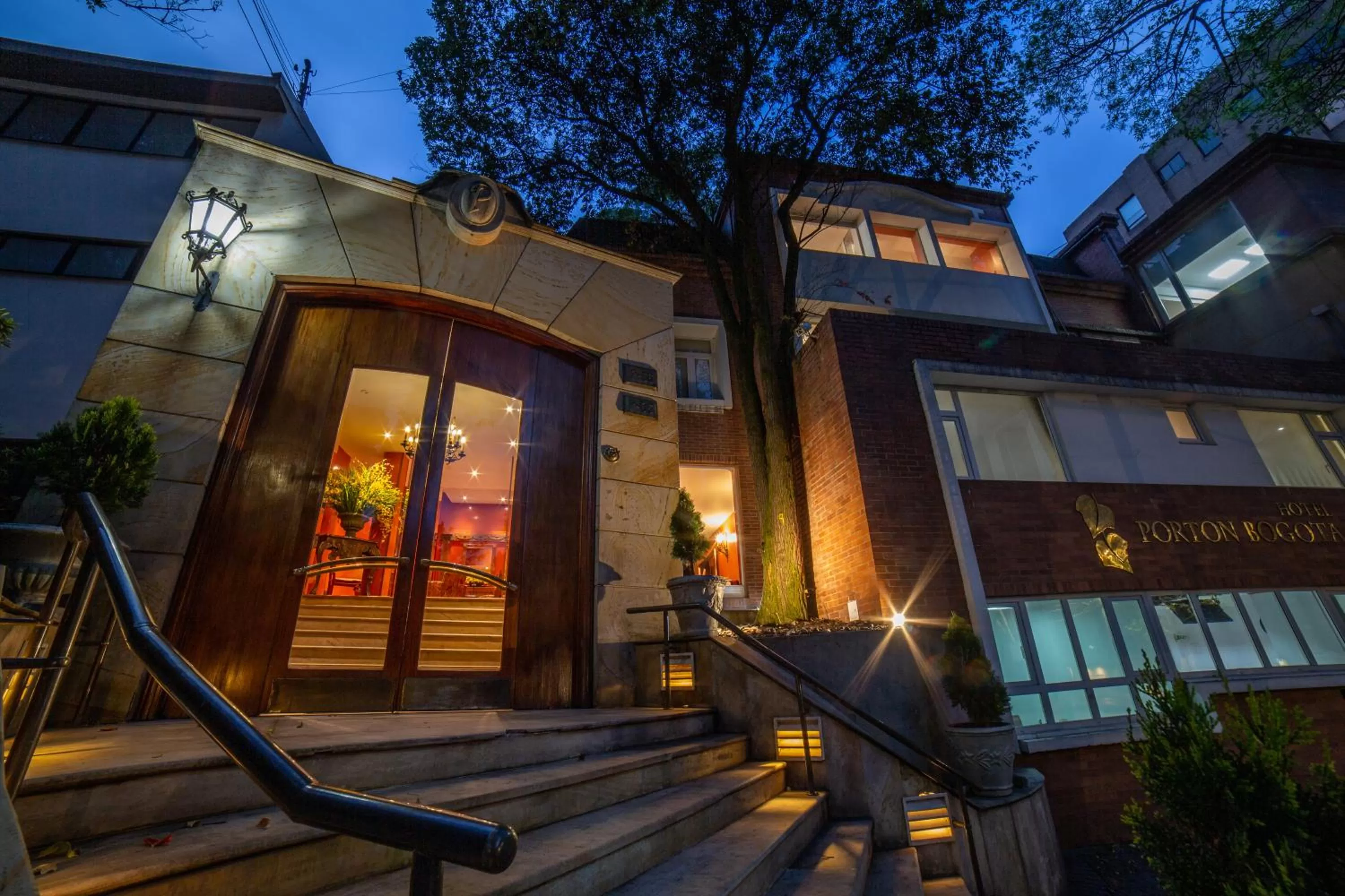 Facade/entrance in Hotel Portón de la Cabrera