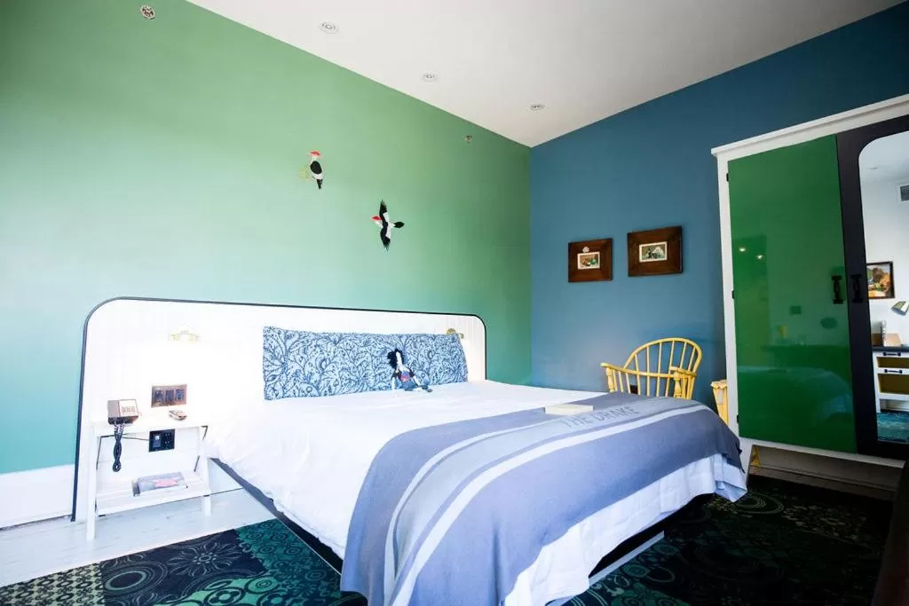 Bed in Drake Devonshire and Motor Inn