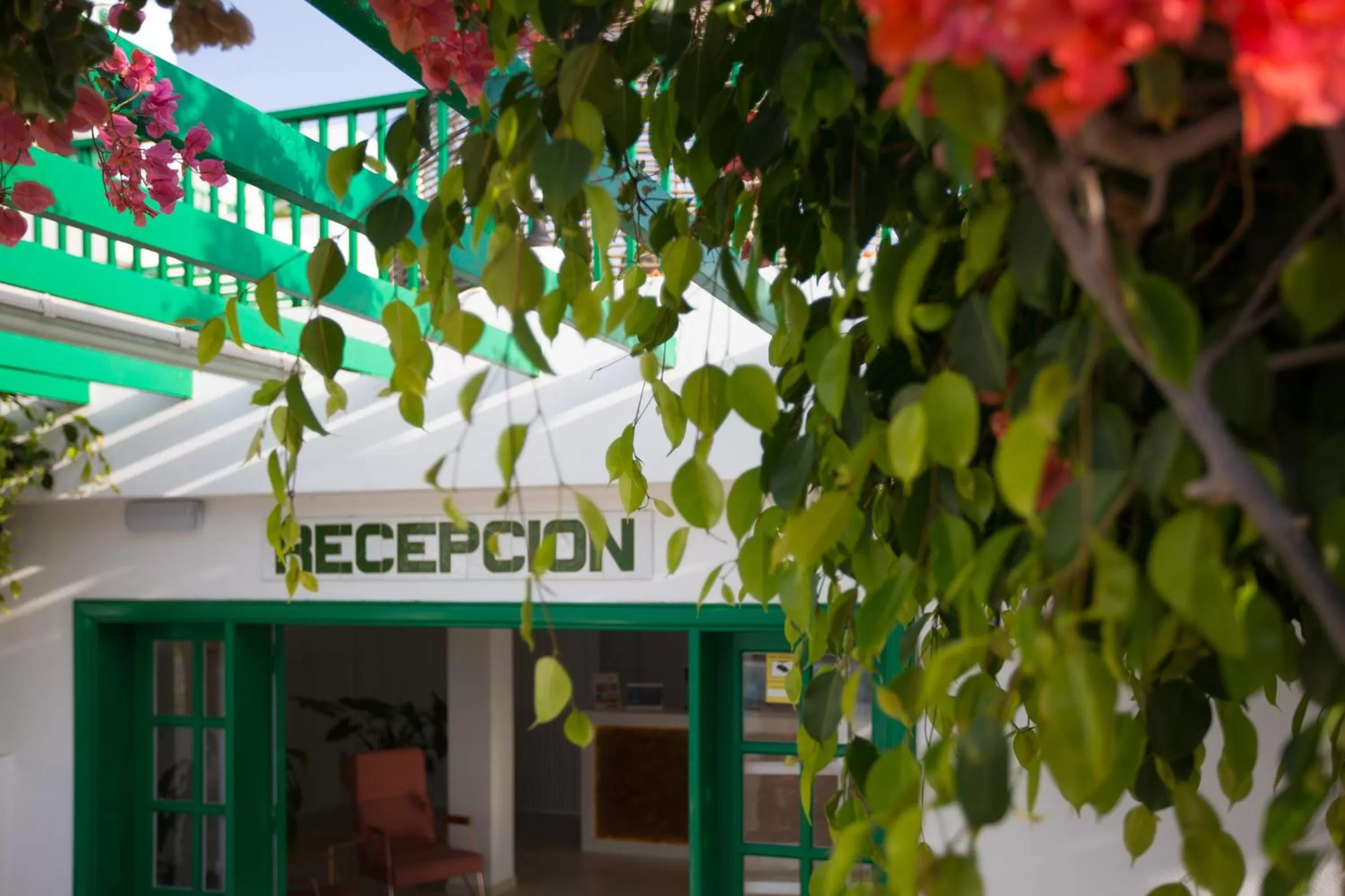 Lobby or reception in Nazaret Apartments