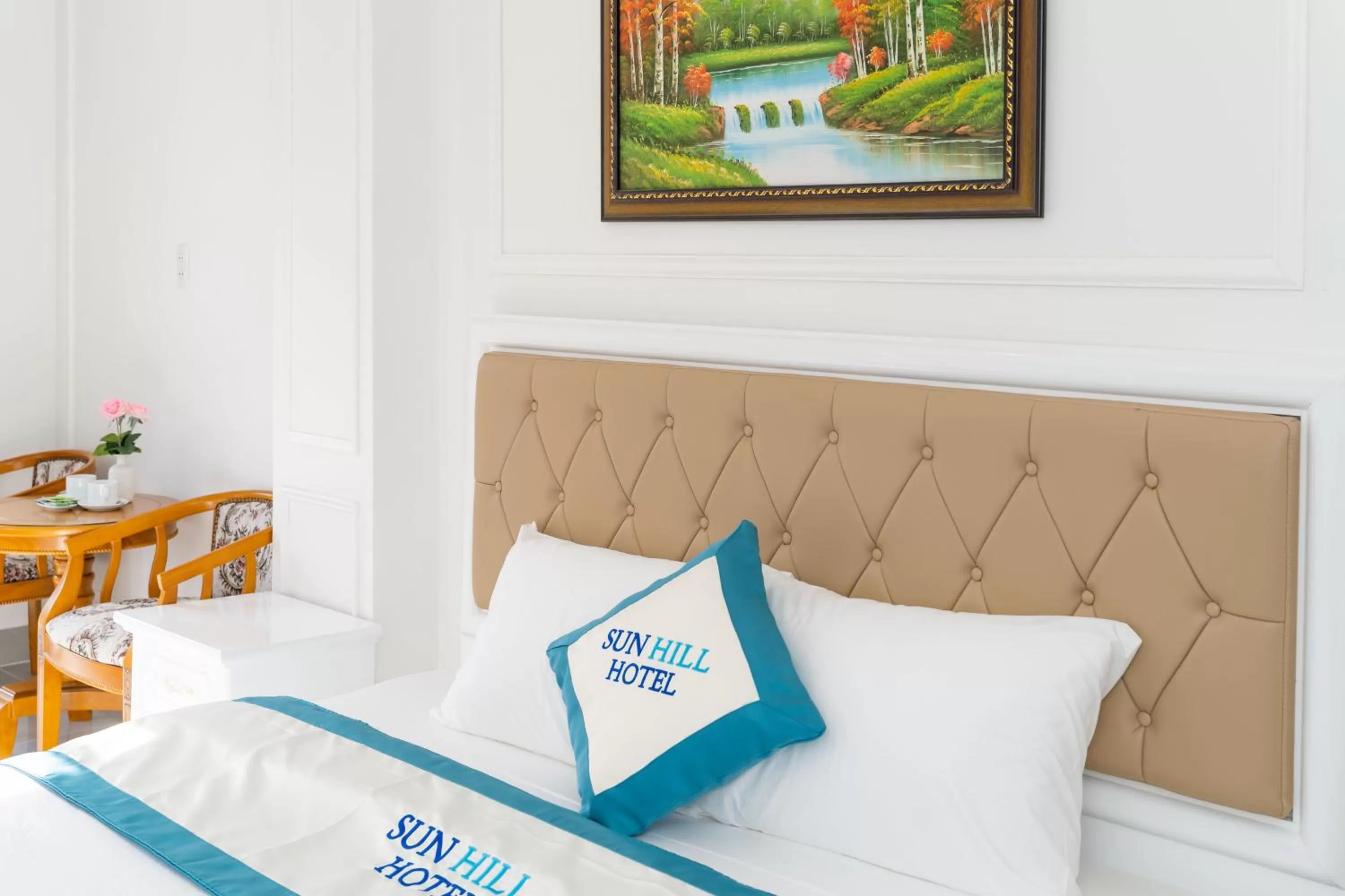 Bedroom, Bed in Sun Hill Hotel