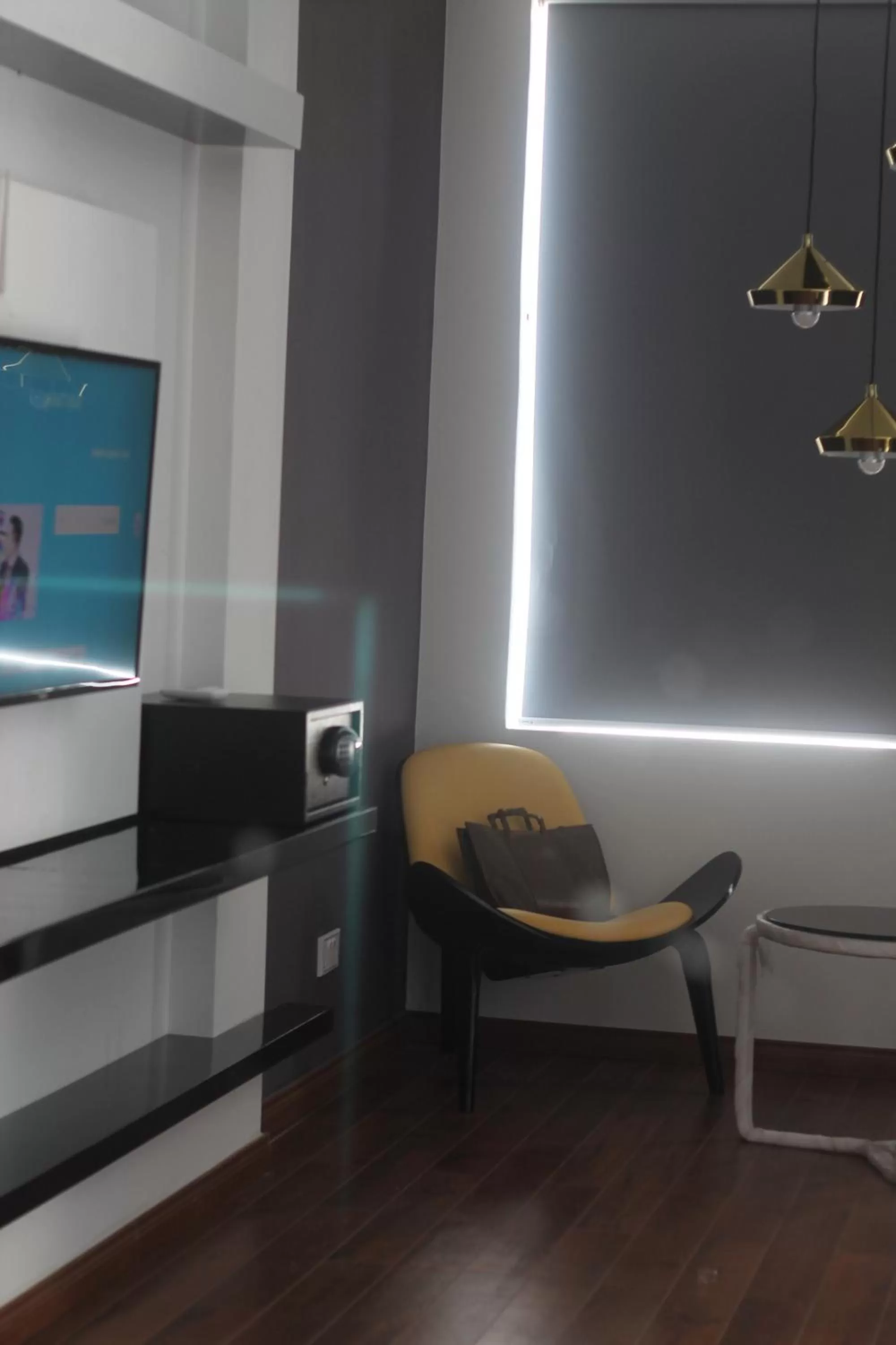 Seating area in Benny's City Hotel