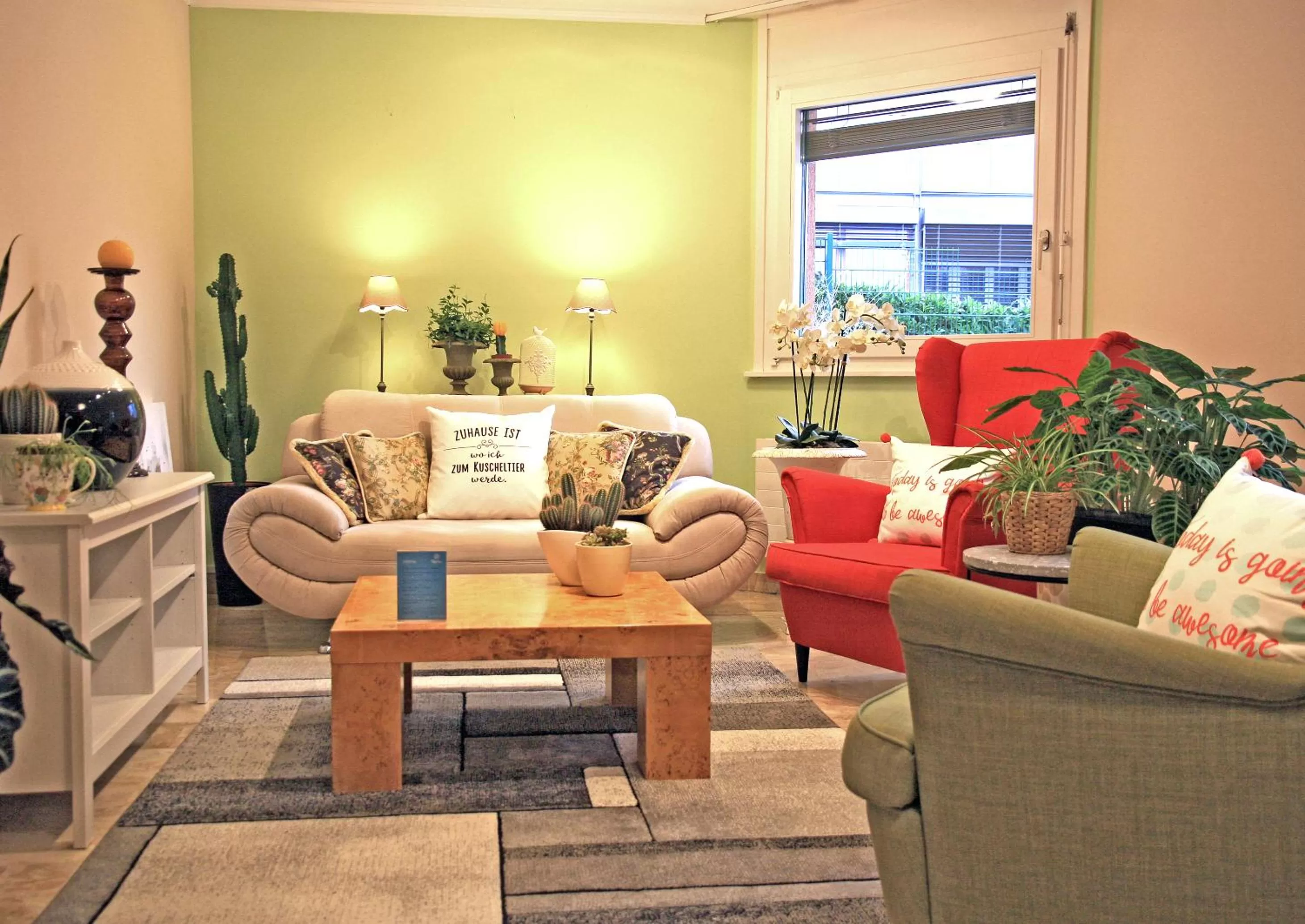 Communal lounge/ TV room in Tulip Inn Beaulieu Lausanne