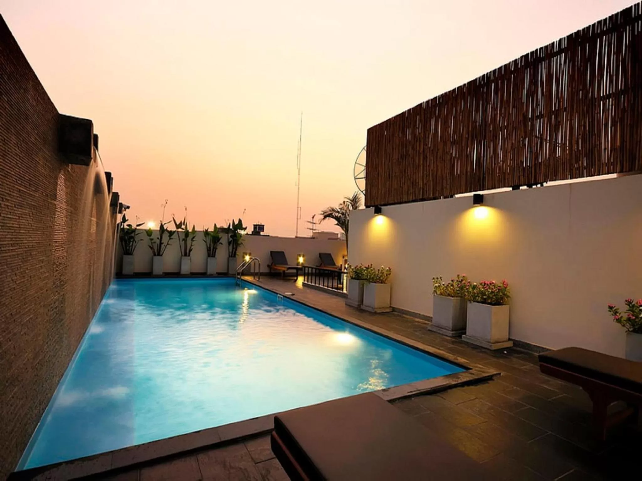 Swimming pool in Sleep Withinn