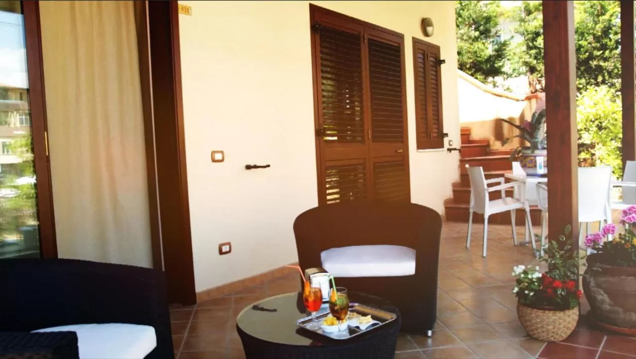 Patio in Hotel Costazzurra Museum & Spa