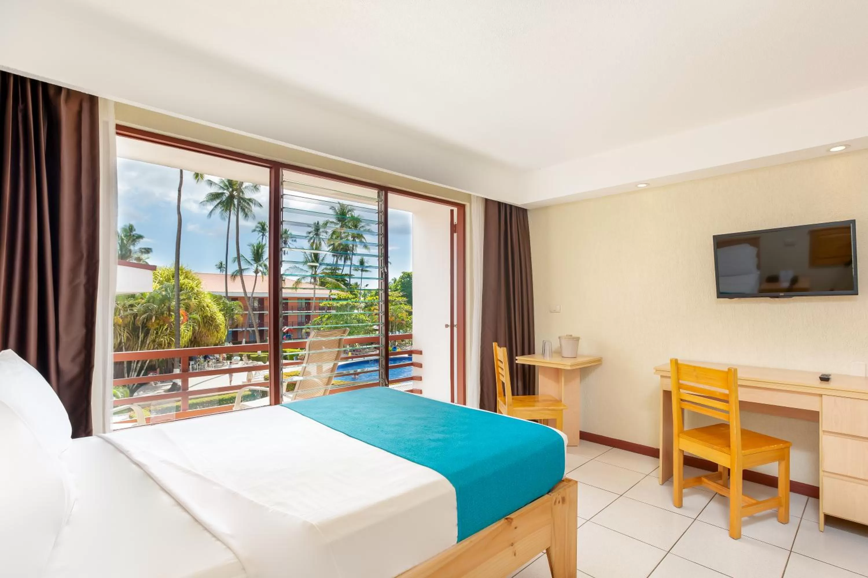 Bedroom, Bed in Best Western Jaco Beach All Inclusive Resort