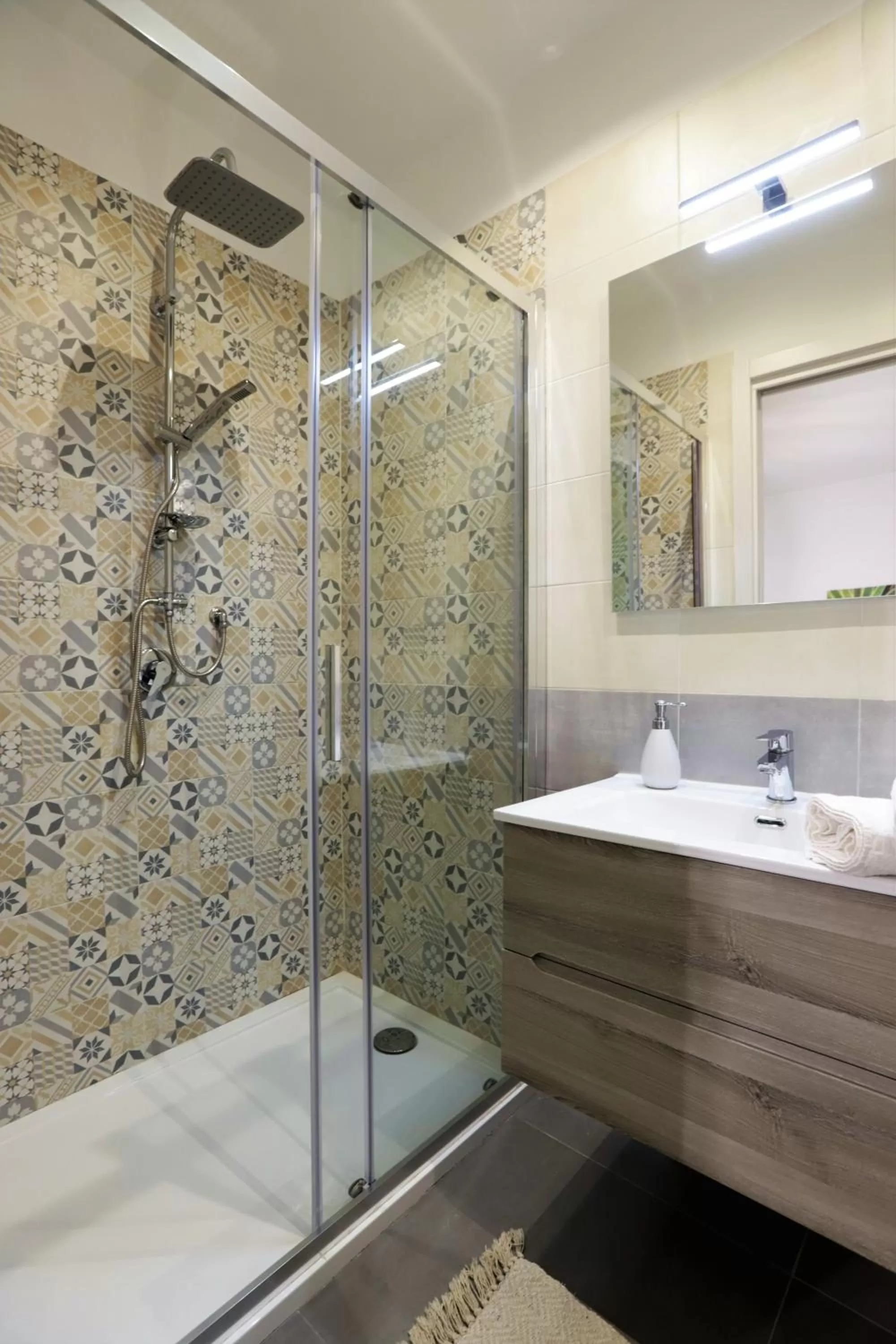 Bathroom in Napoli Vesuvio Apartments by Dimorra