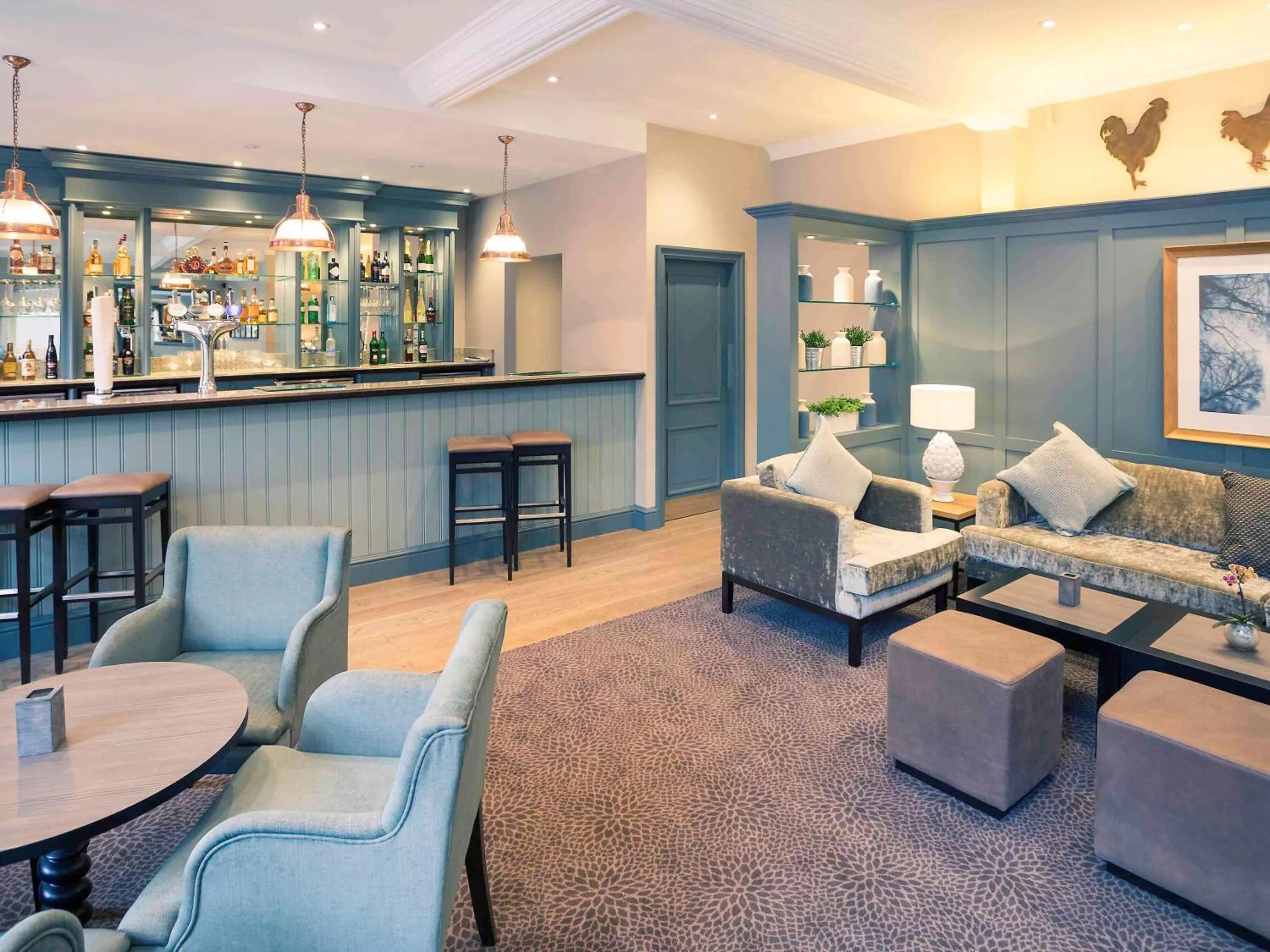 Lounge or bar in Sunday Box Hill Burford Bridge Hotel