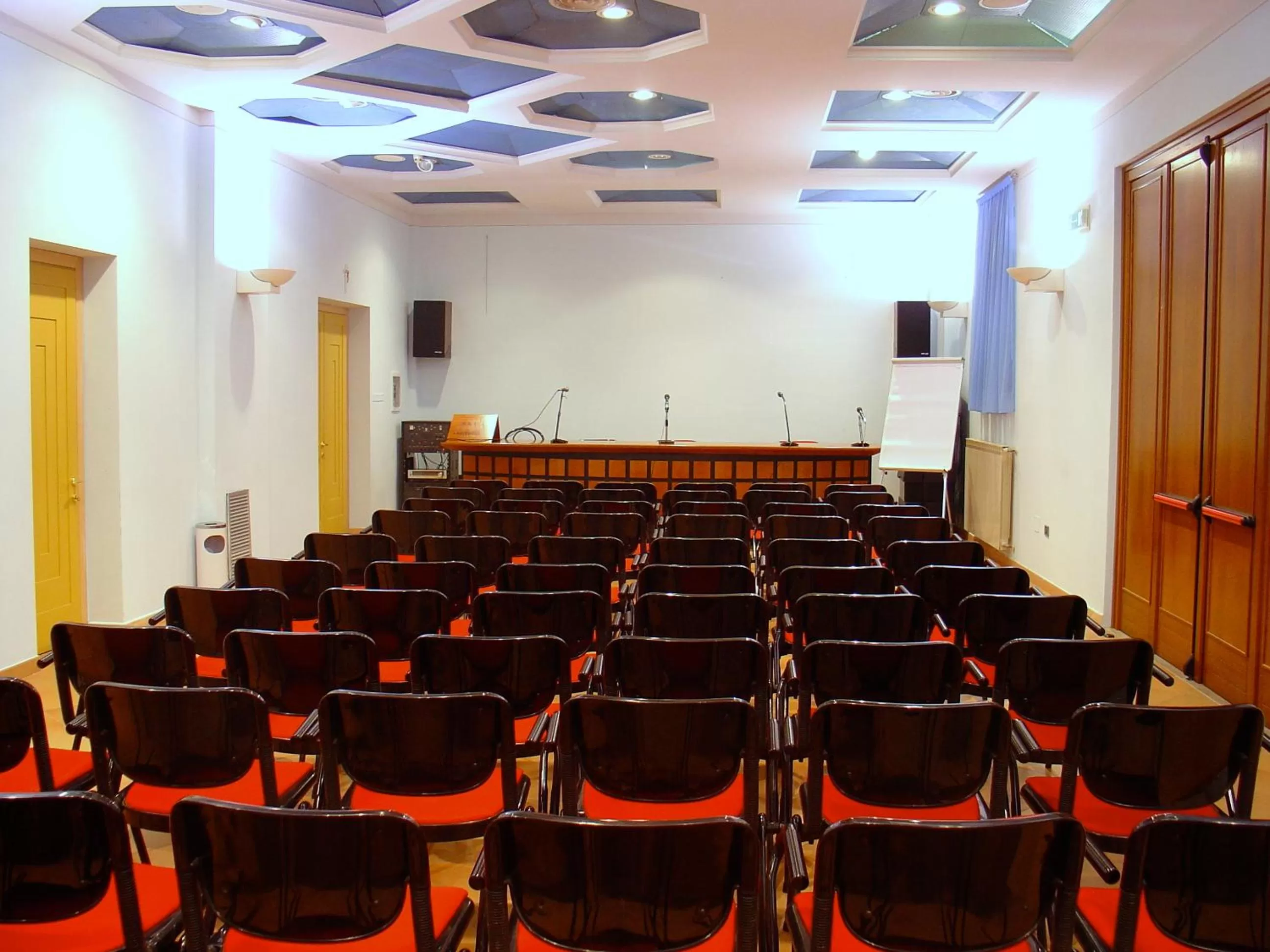 Business facilities in Hotel Le Mura