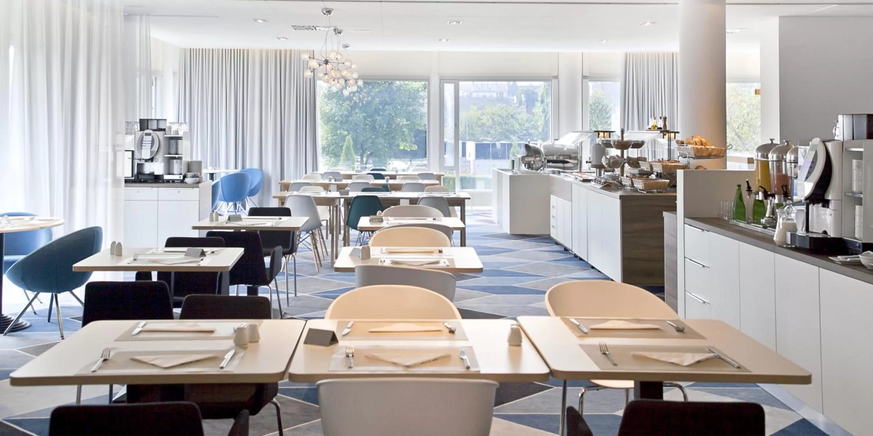 Restaurant/places to eat in Novotel Katowice Centrum