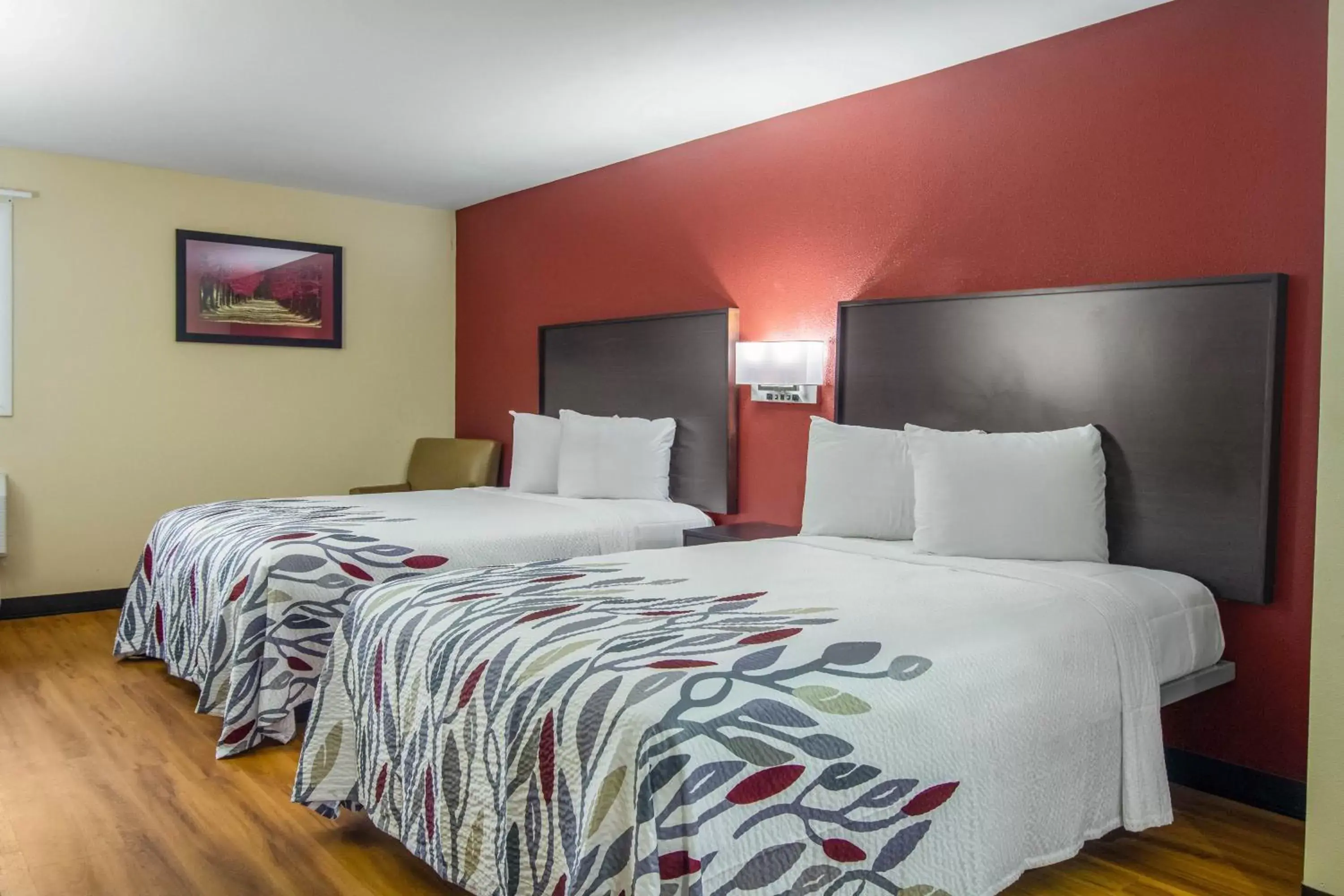 Queen Room with Two Queen Beds - Non-Smoking in Red Roof Inn Perrysburg Queen Room with Two Queen Beds - Non-Smoking in Red Roof Inn Perrysburg