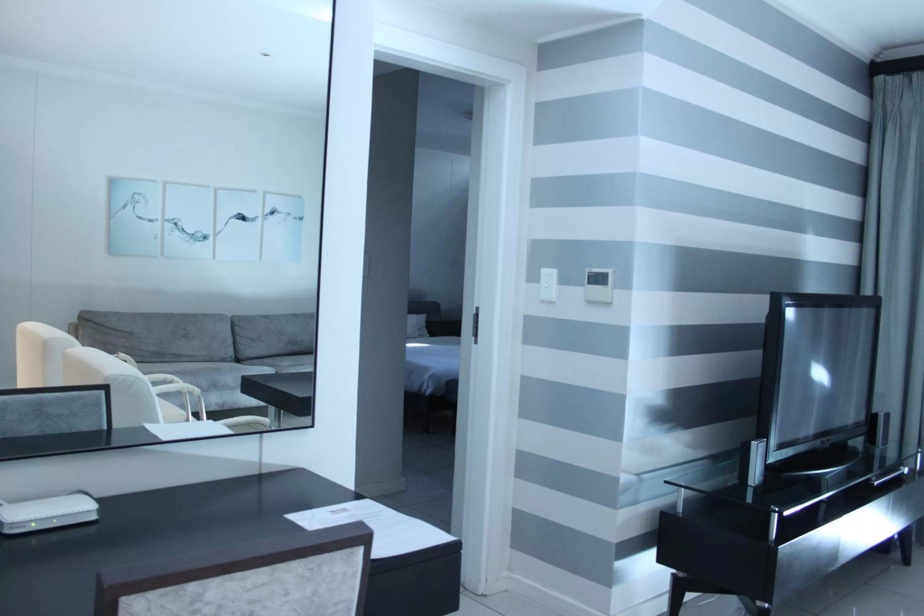 TV and multimedia, Bed in The Nicol Hotel and Apartments