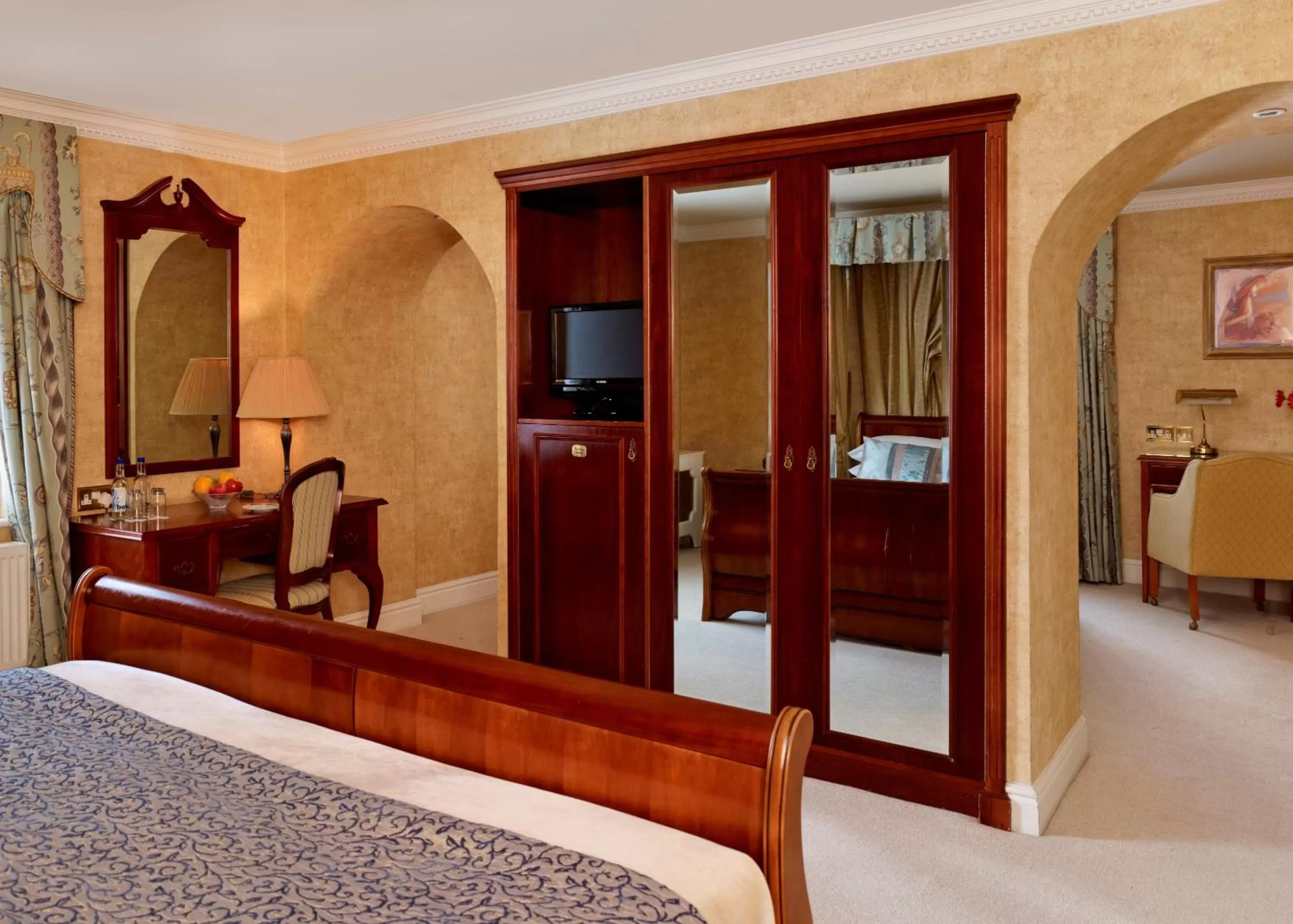 Bedroom, Bed in Marygreen Manor