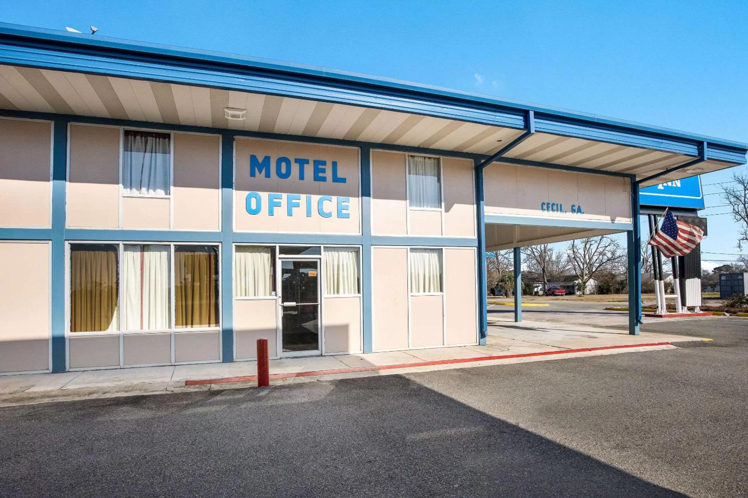 Property building in Rodeway Inn Cecil