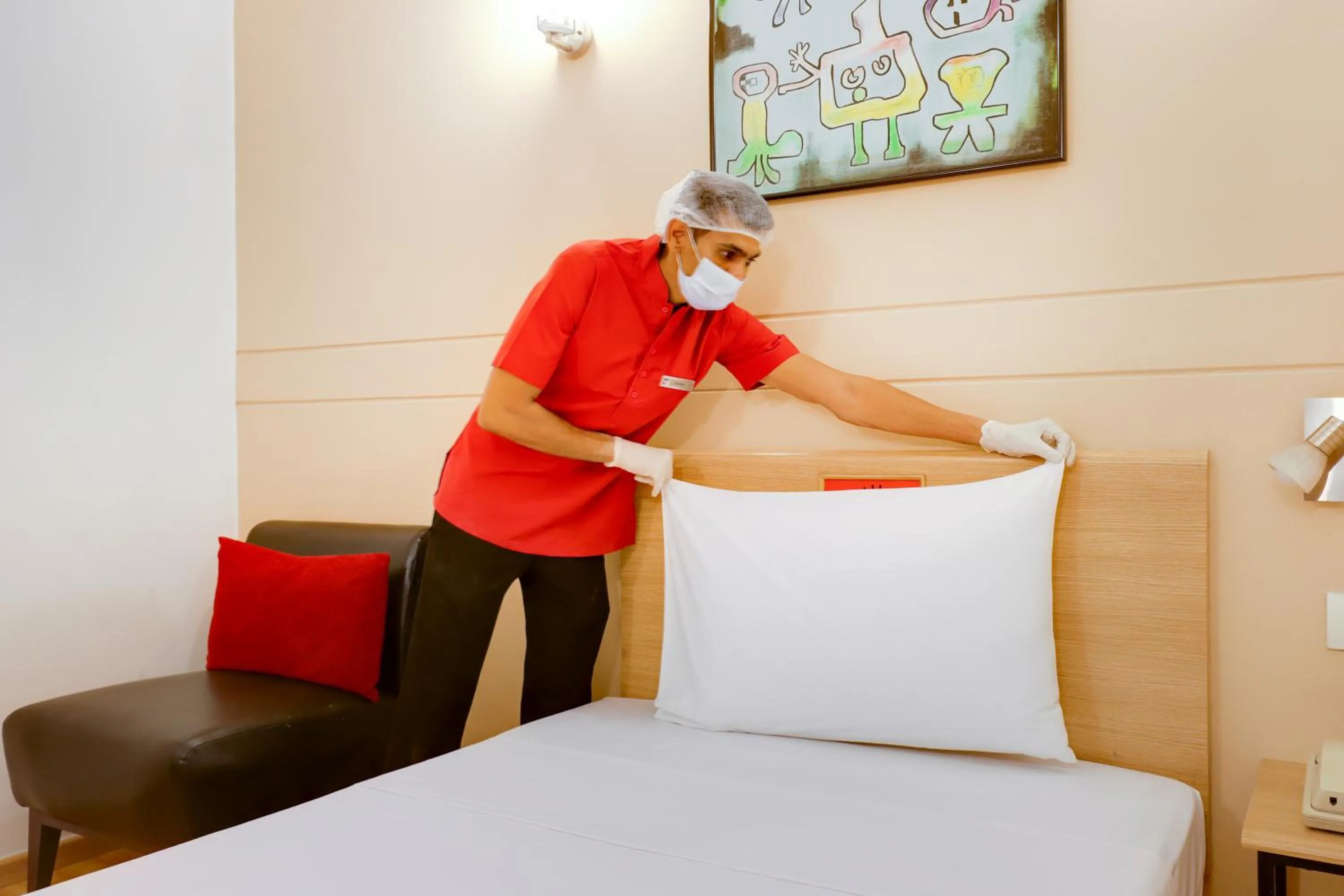 People in Red Fox by Lemon Tree Hotels, East Delhi