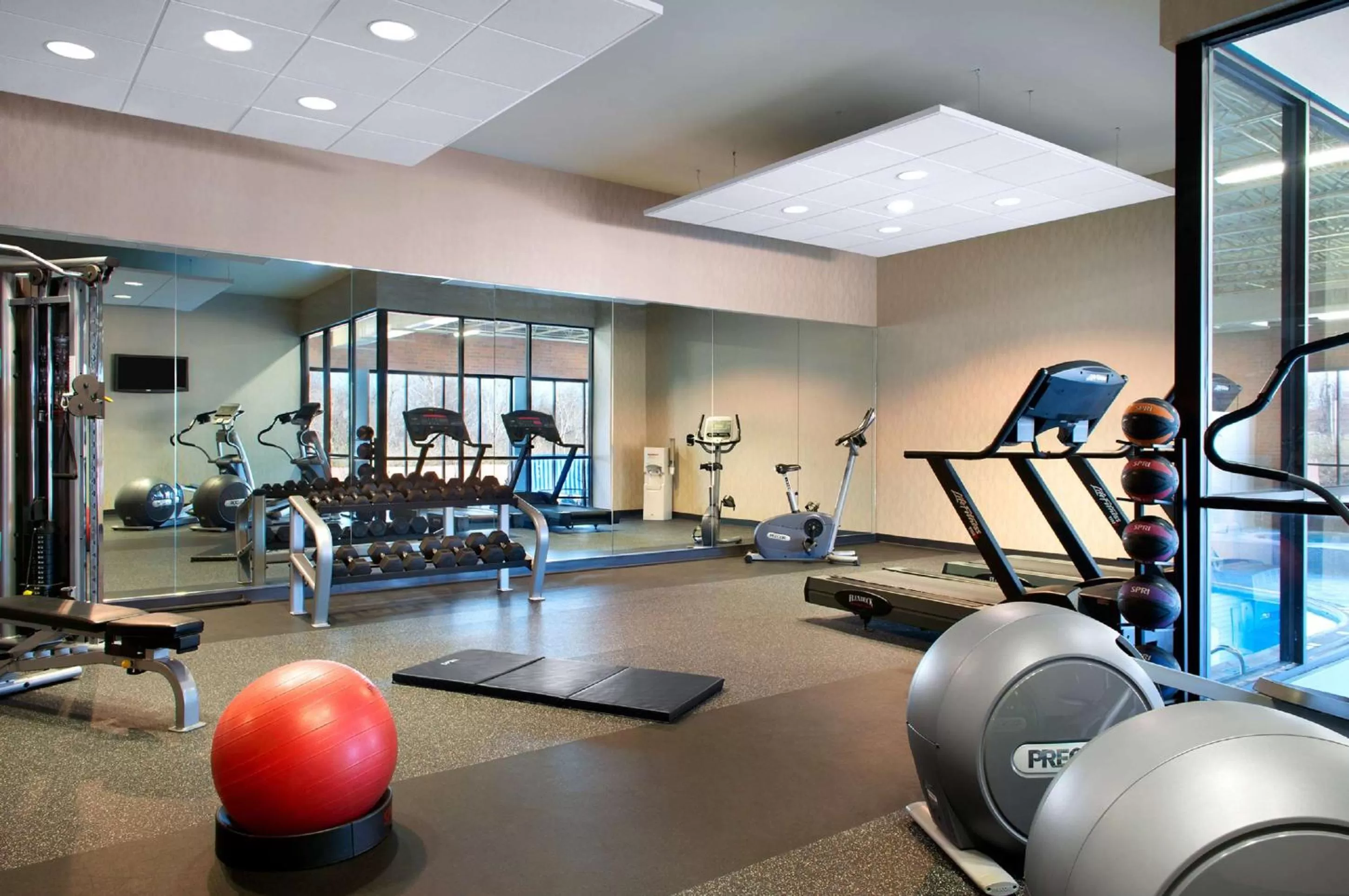 Fitness centre/facilities in Aviator Hotel & Suites, BW Signature Collection
