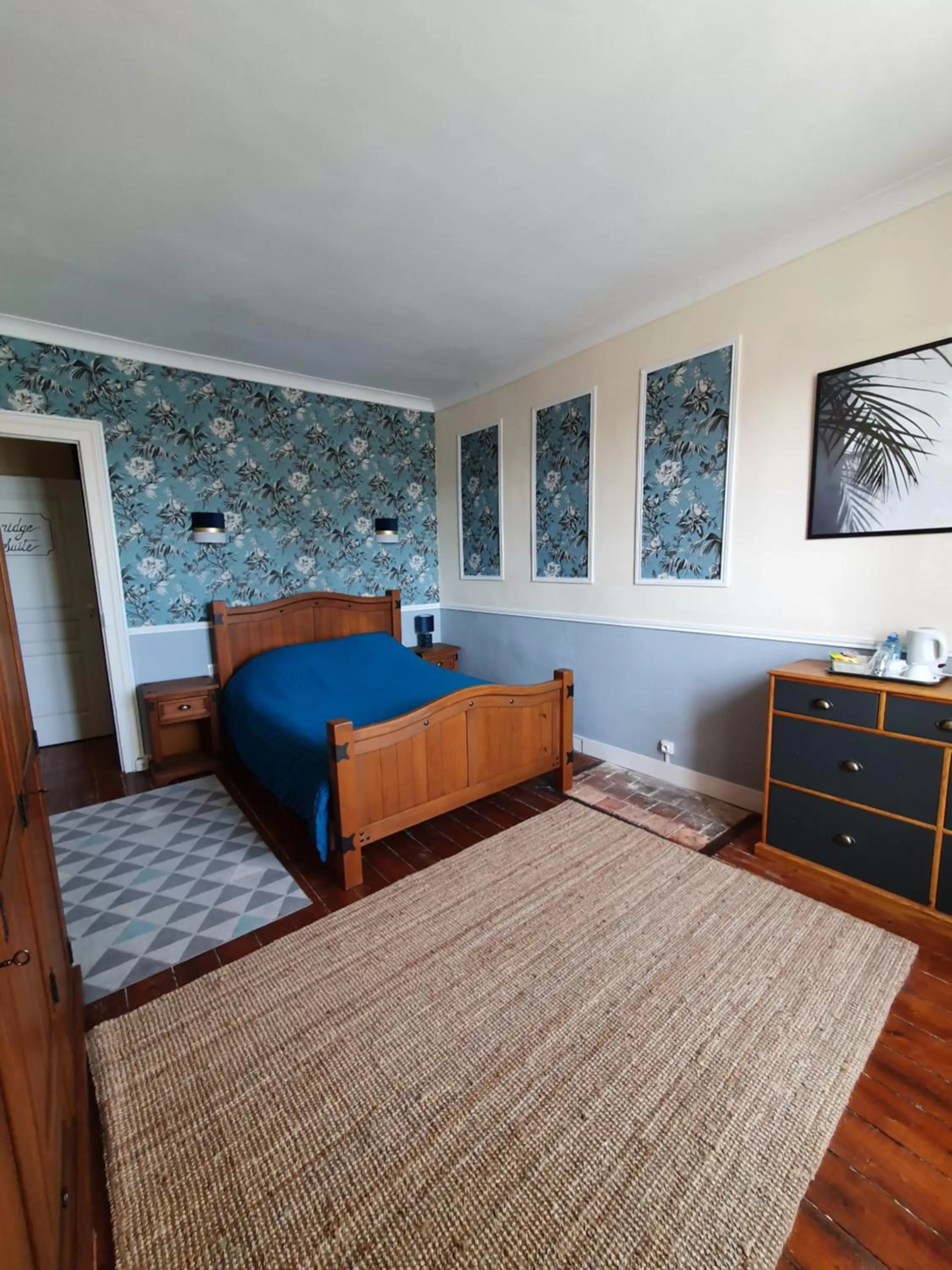 Photo of the whole room, Bed in Chambres Dhôtes Numéro 1