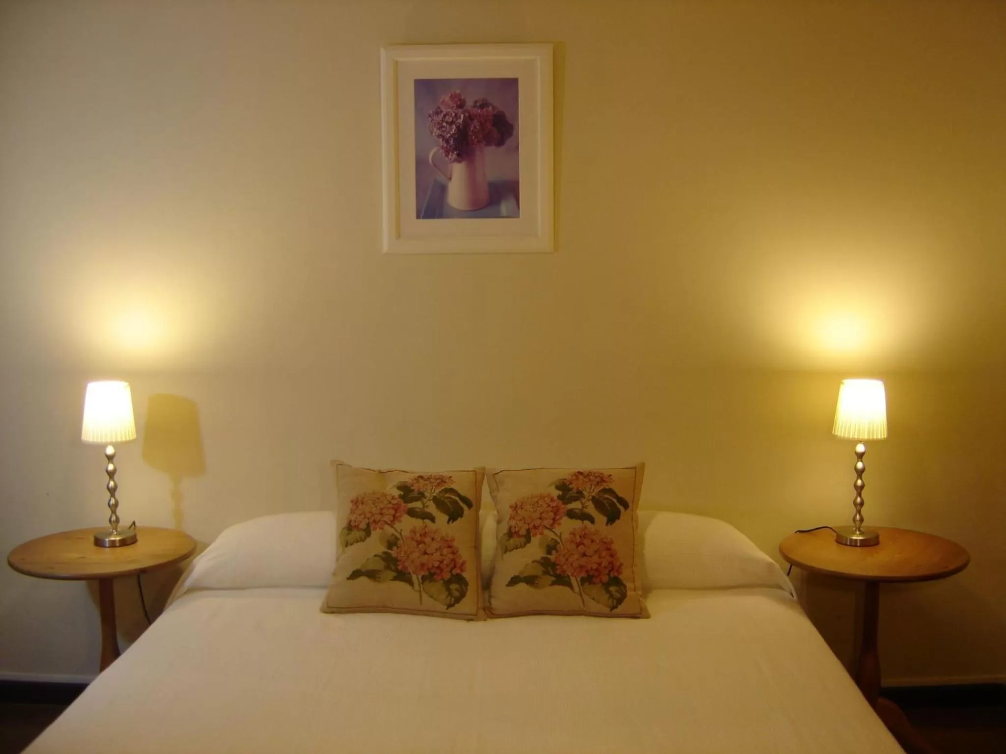 Bed in Ally's Bed&Breakfast,