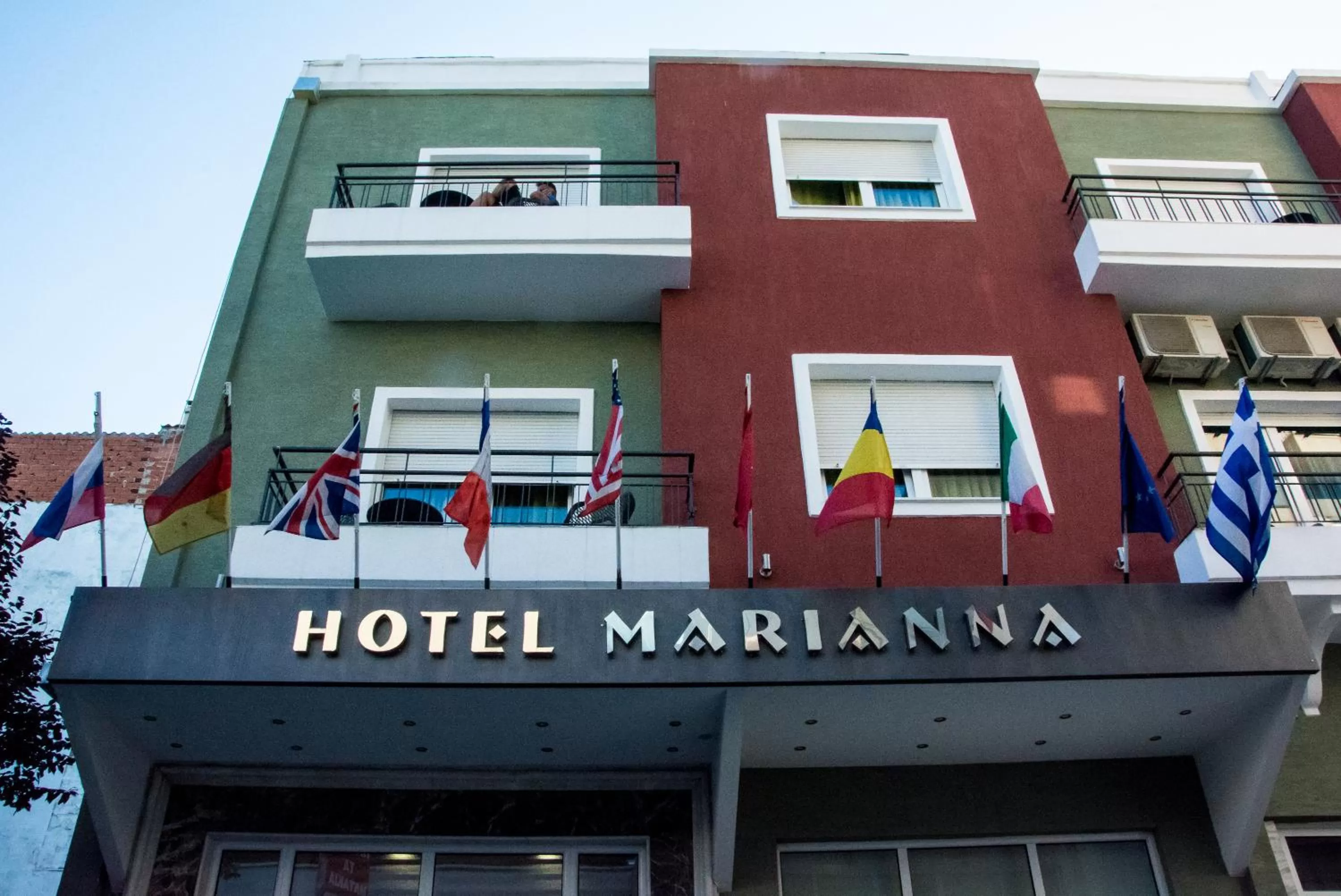 Facade/entrance in Marianna Hotel