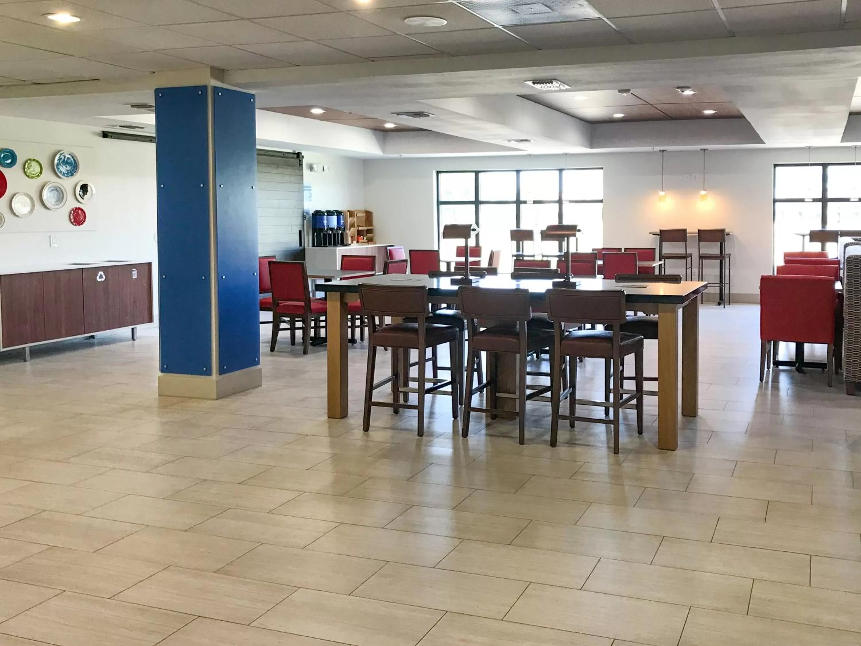 Restaurant/places to eat in Holiday Inn Express & Suites Lubbock West by IHG