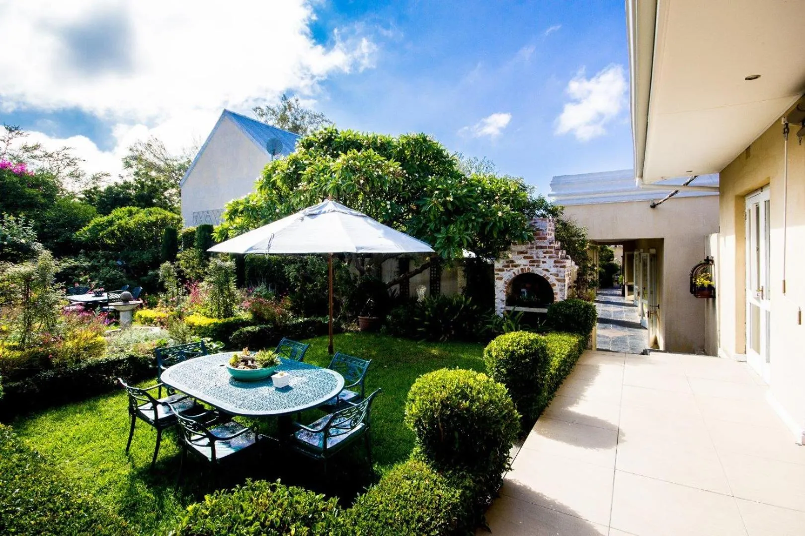 Garden view in Lemoenkloof Boutique Hotel