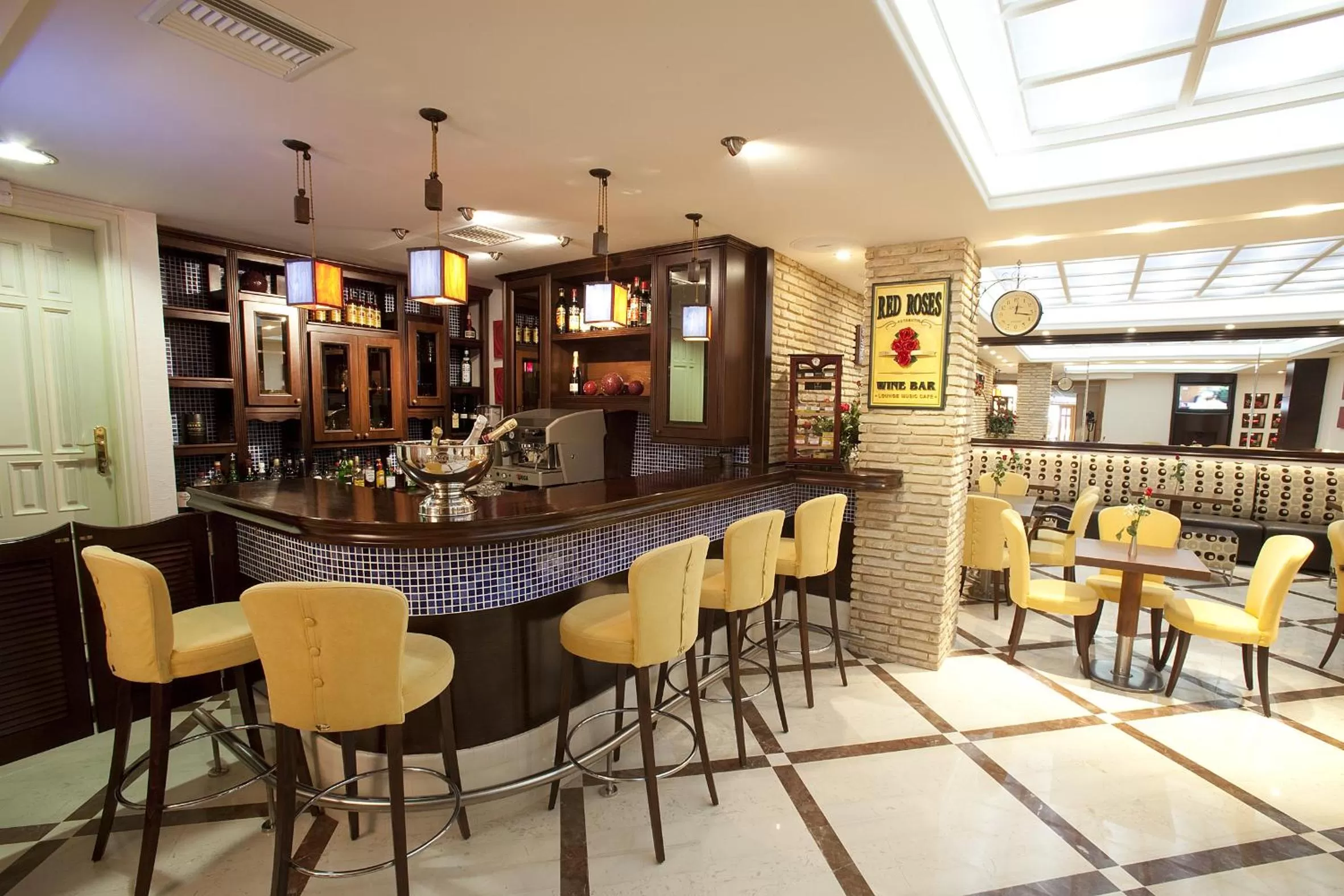 Lounge or bar in Akti Taygetos - Conference Resort