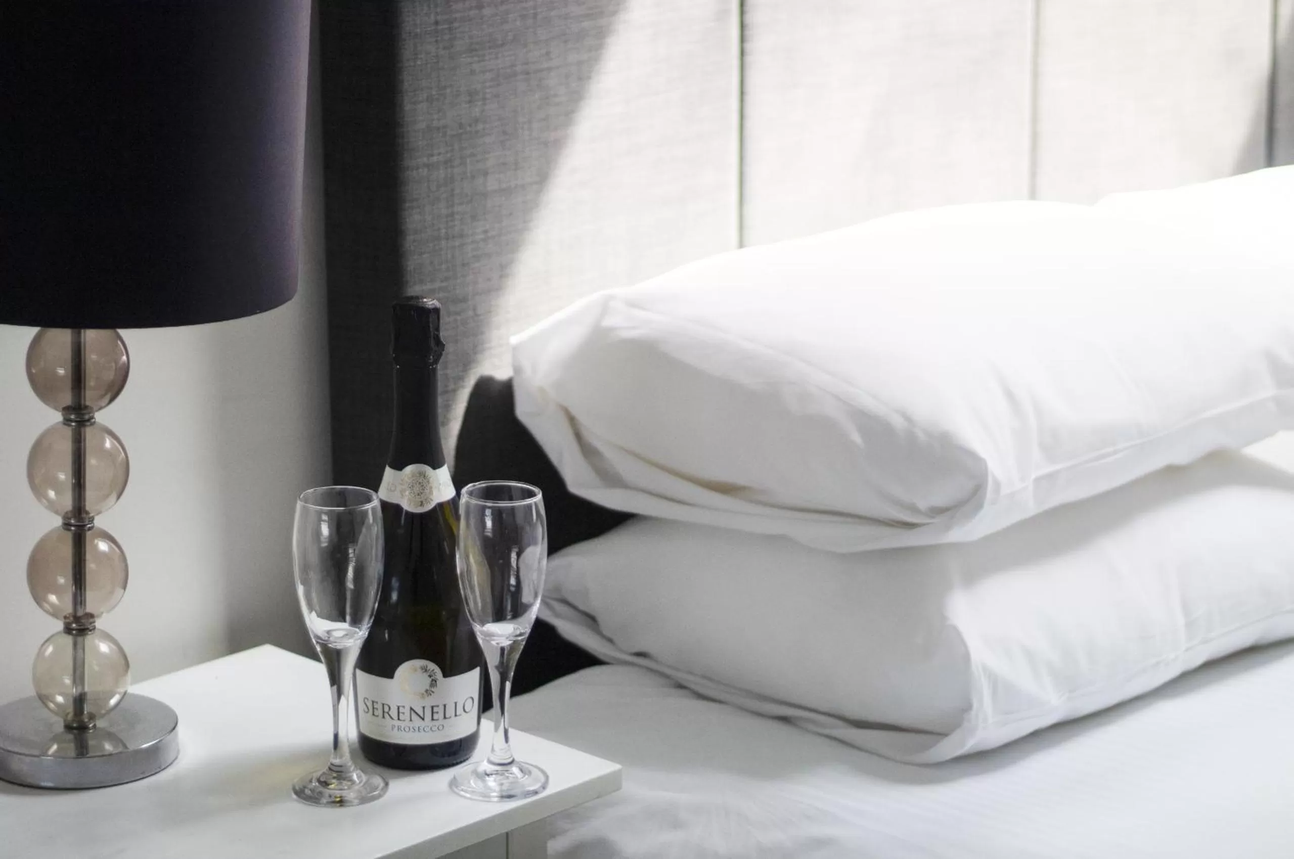 Bedroom, Bed in Cape Cornwall Club