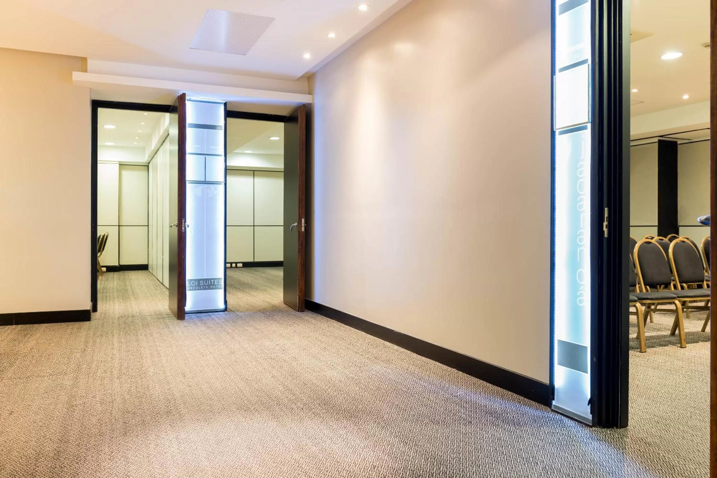 Meeting/conference room in Loi Suites Recoleta Hotel